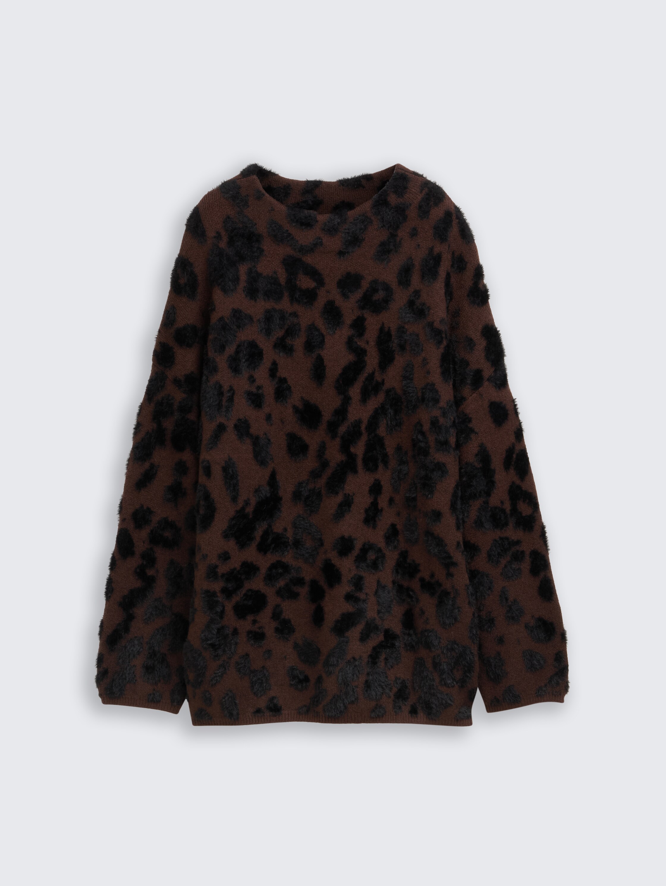 Oversized knitted jumper with leopard print - big_brown_leo_design - 