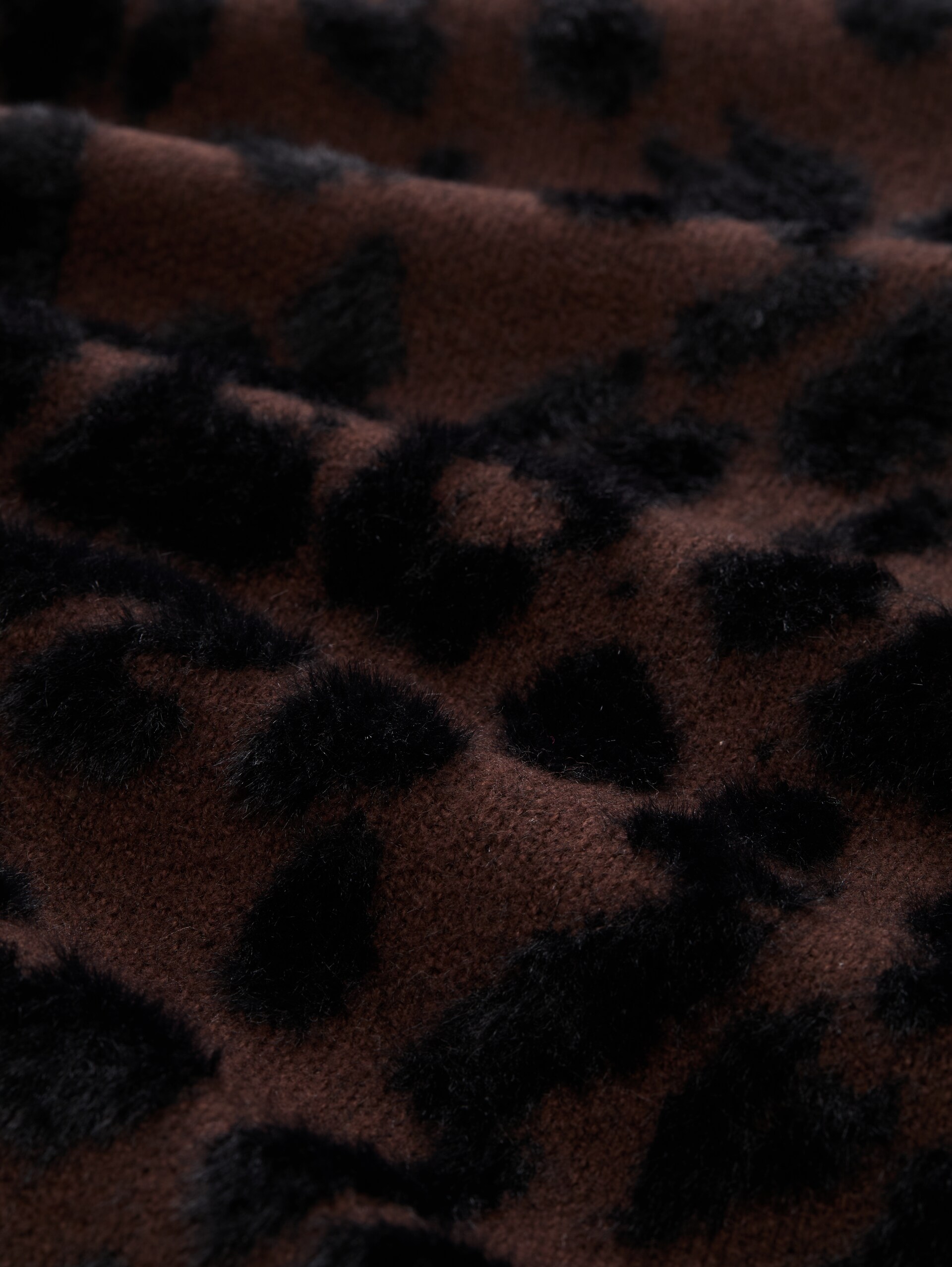 Oversize Cardigan mit Leo-Muster - big brown leo design - Material-Ansicht