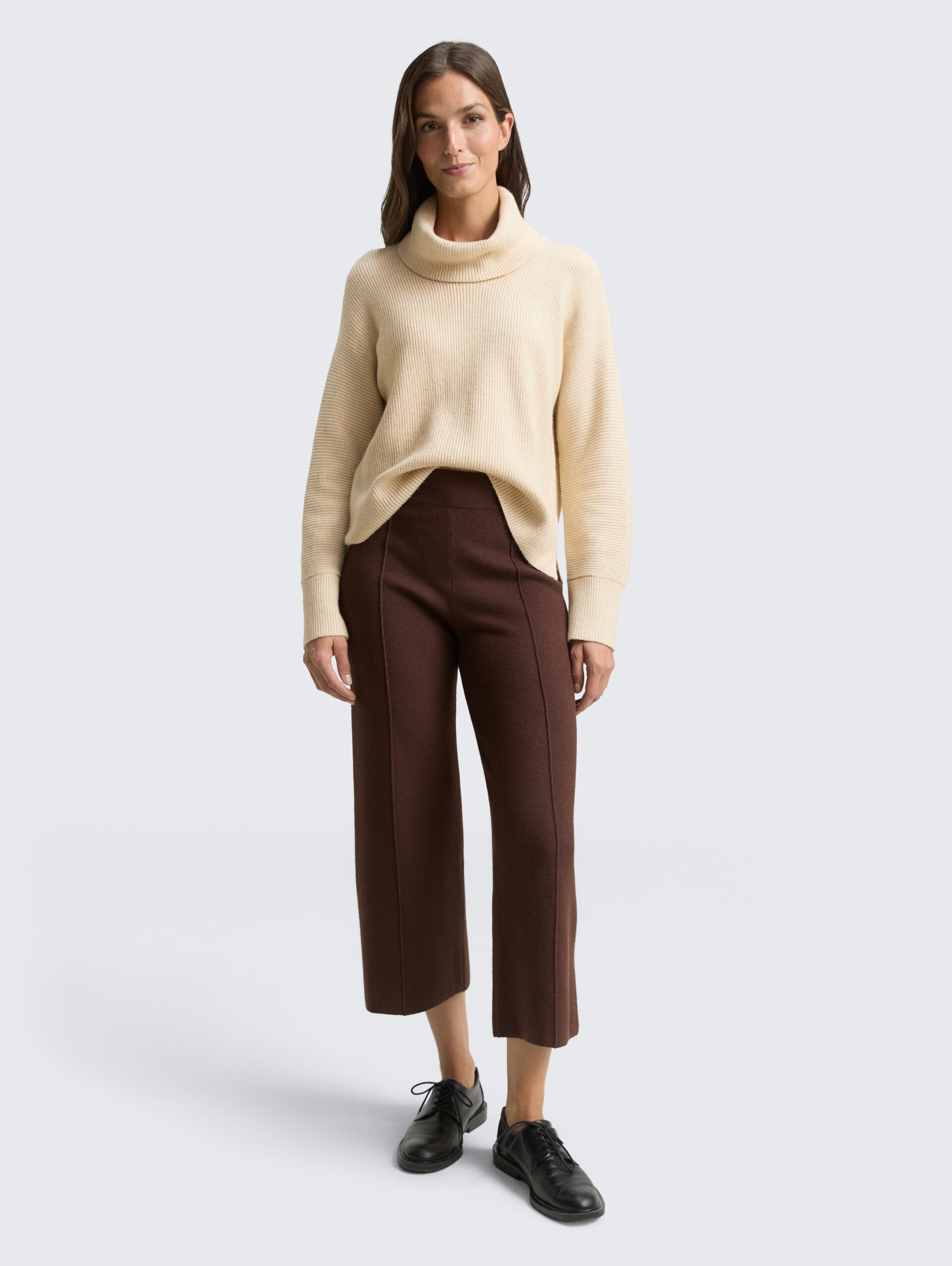Oversize Rollkragenpullover - sand stone beige melange - Model-Vorderansicht