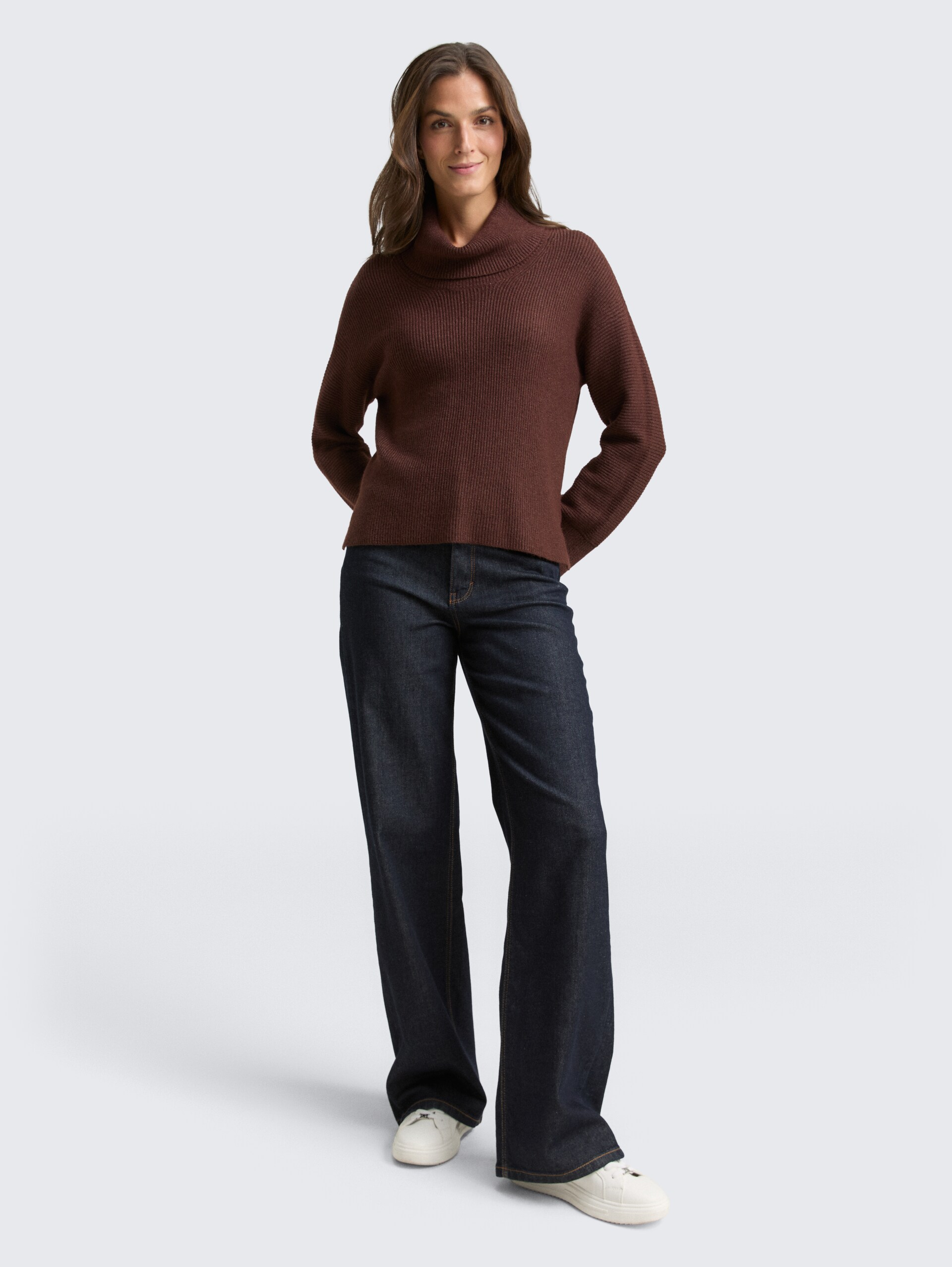 Oversize Rollkragenpullover - dark pecan brown melange - Model-Vorderansicht