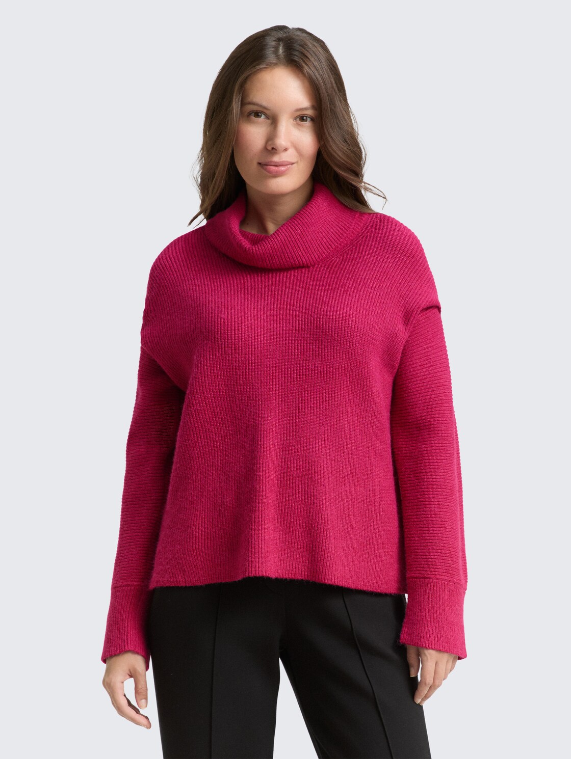 Oversize Rollkragenpullover - dark pink melange - Ausschnitt Model-Vorderansicht