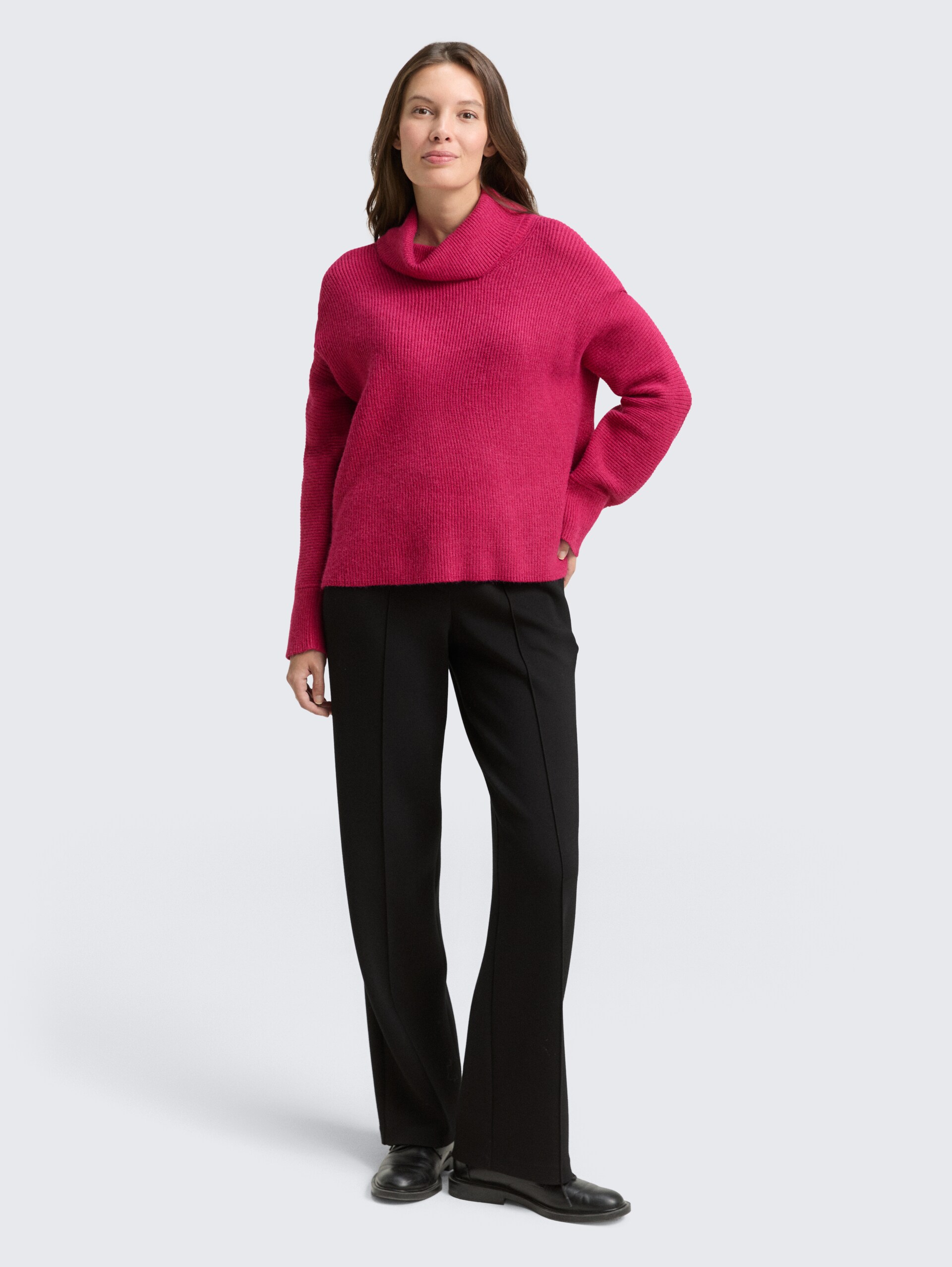 Oversize Rollkragenpullover - dark pink melange - Model-Vorderansicht