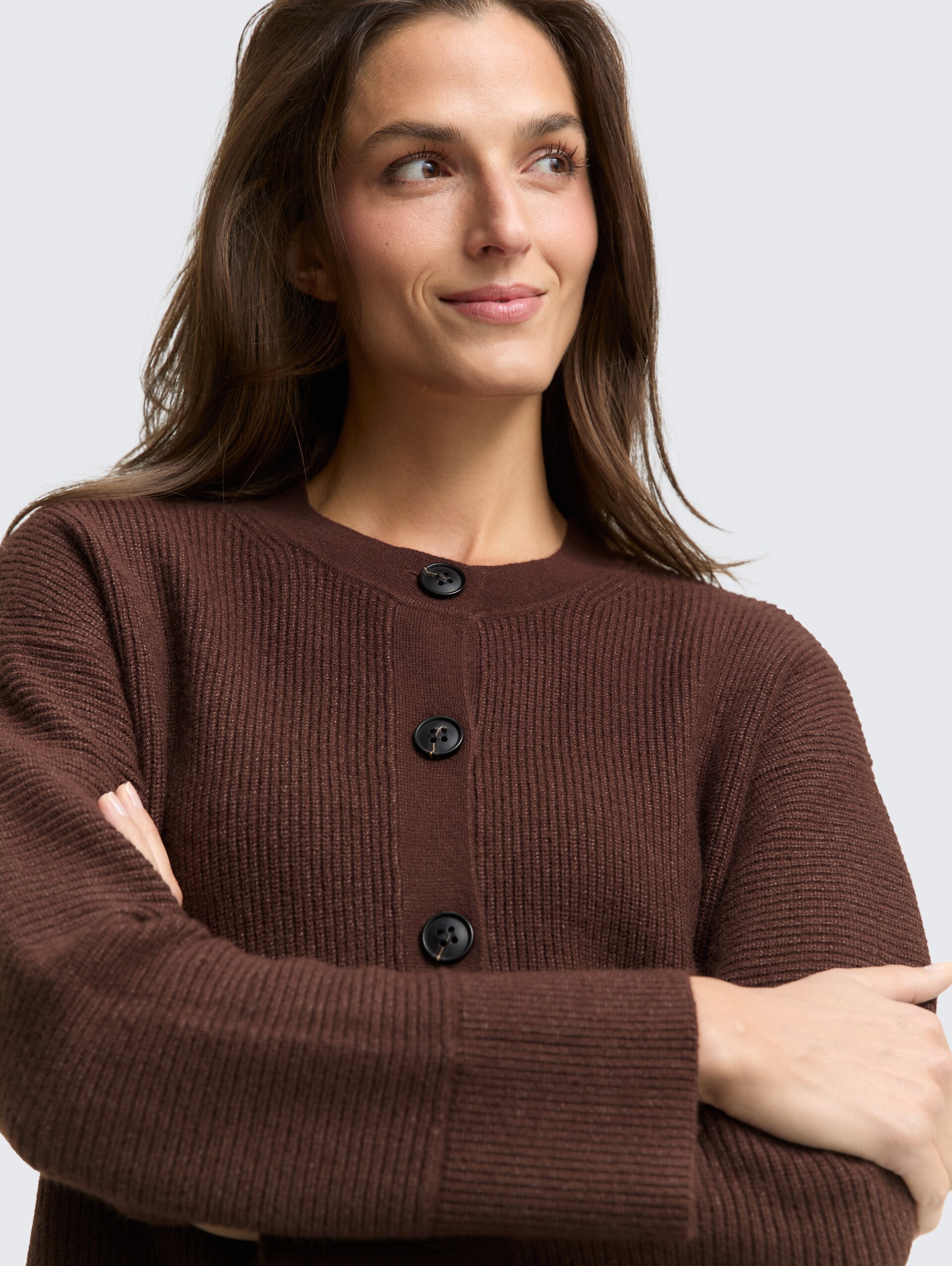Oversize Cardigan mit Rundhalsausschnitt - dark pecan brown melange - Detail-Model-Ansicht