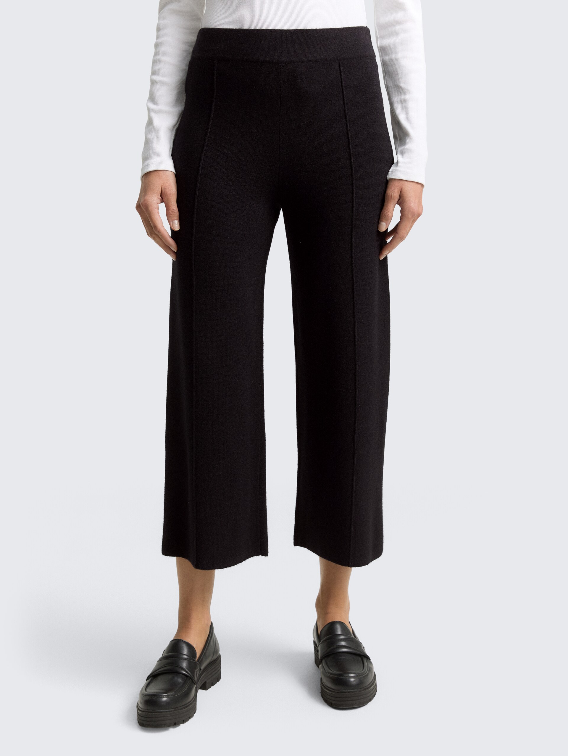 Culotte Strickhose - deep black - Ausschnitt Model-Vorderansicht