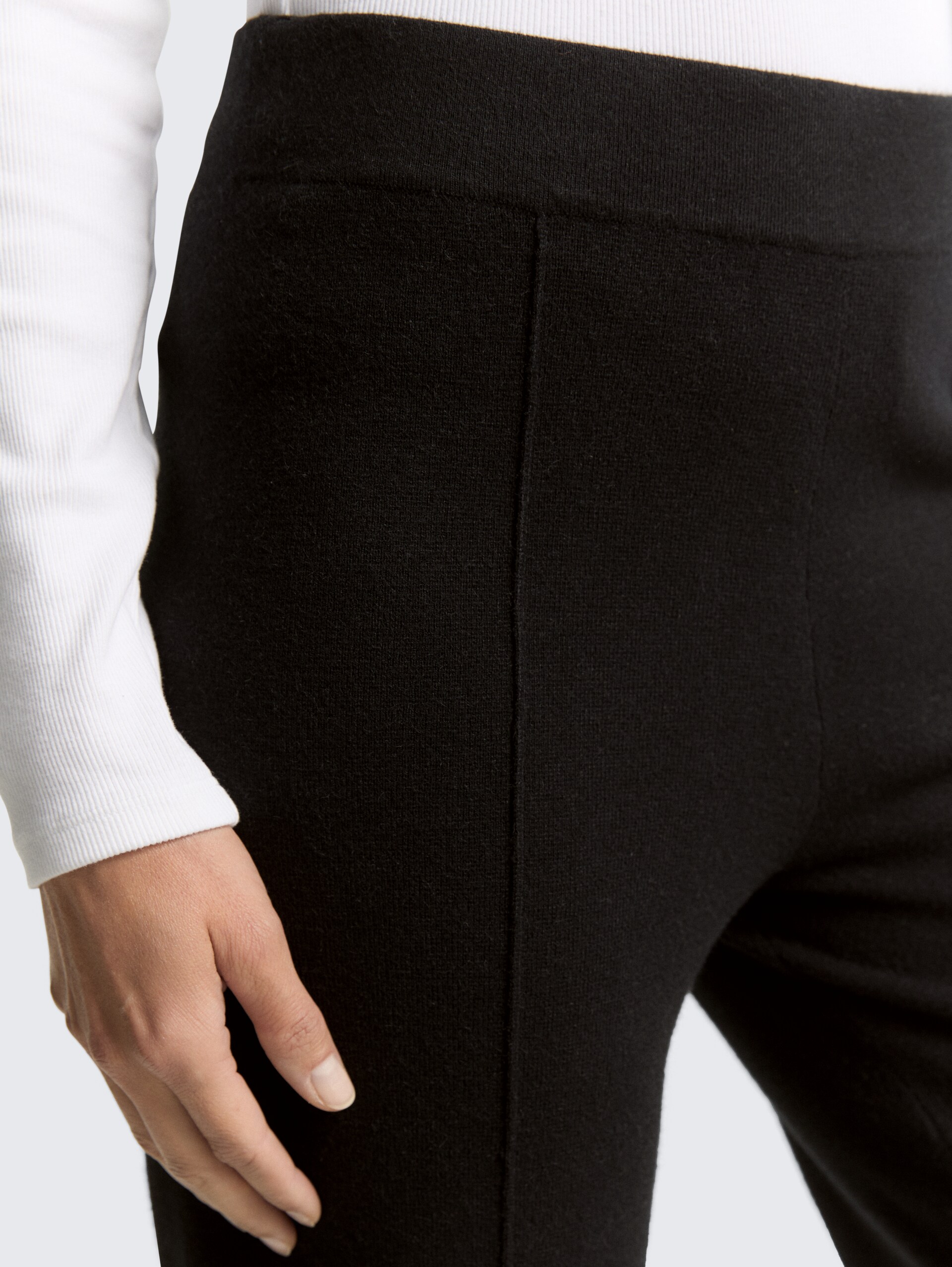 Culotte Strickhose - deep black - Detail-Model-Ansicht