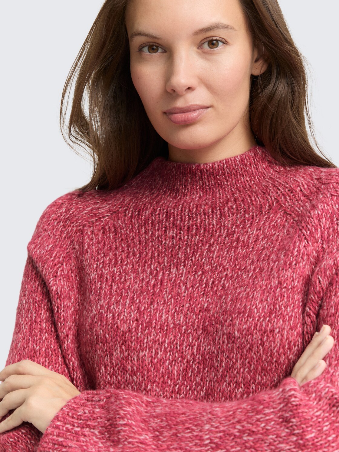 Loose fit knitted jumper with wool content - pink berry mouline - Detail model view