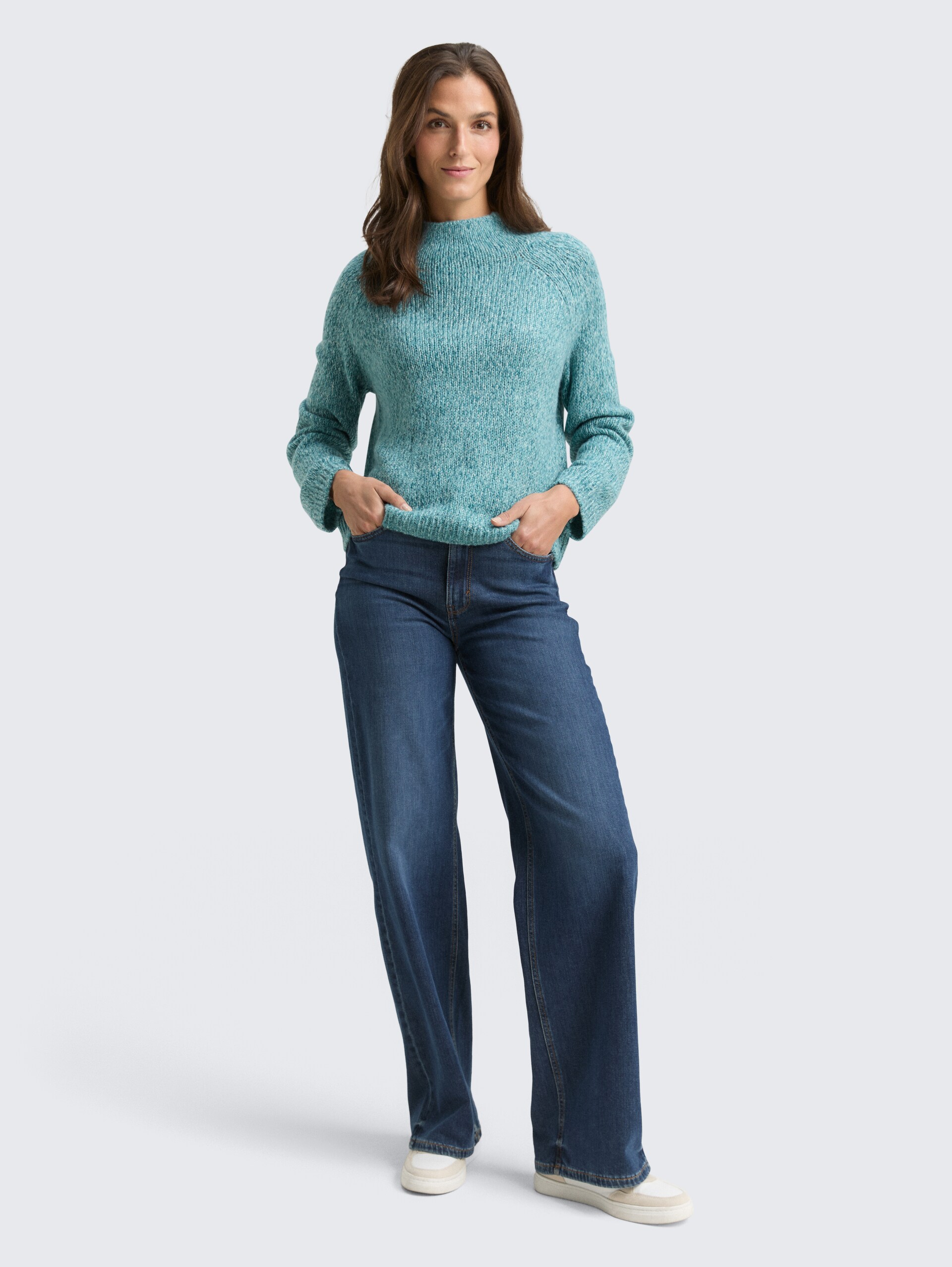 Loose Fit Strickpullover mit Wollanteil - teal white mouline - Model-Vorderansicht