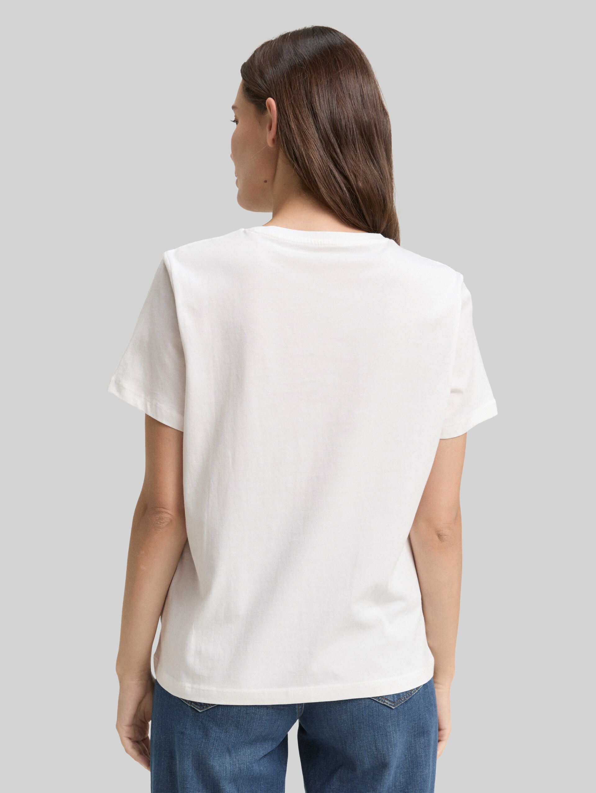 T-Shirt mit Print - Whisper White - Auschnitt Model-Rückansicht