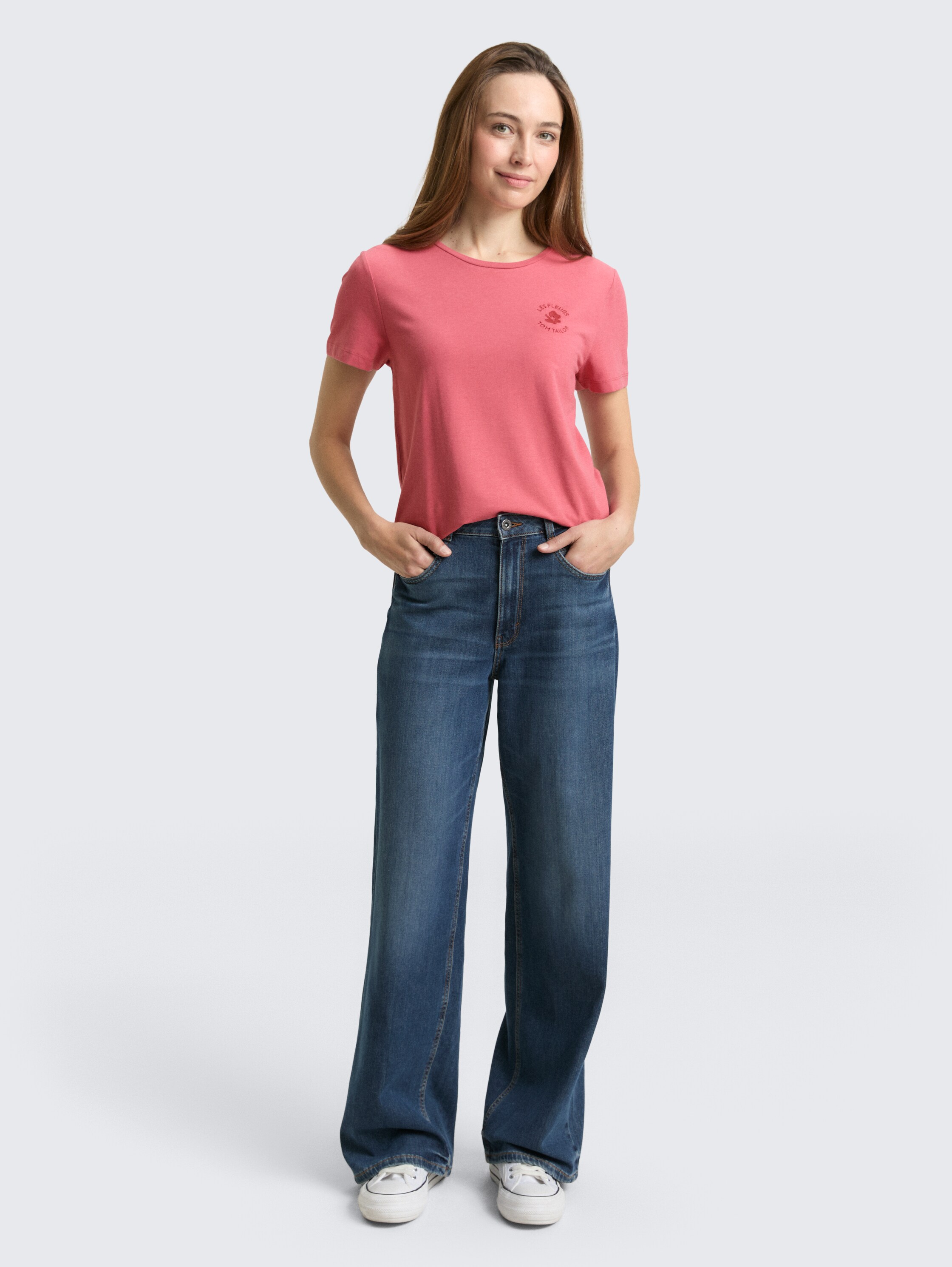 T-Shirt mit Blumen-Stickerei - cozy pink - Model-Vorderansicht