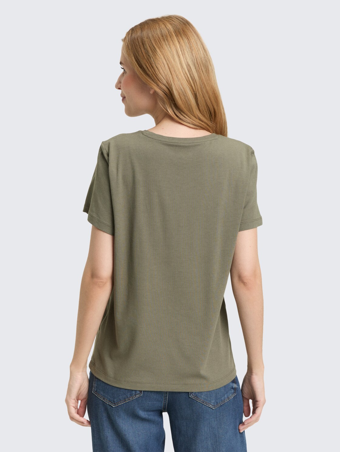T-Shirt mit Blumen-Stickerei - cloudy green - Auschnitt Model-Rückansicht