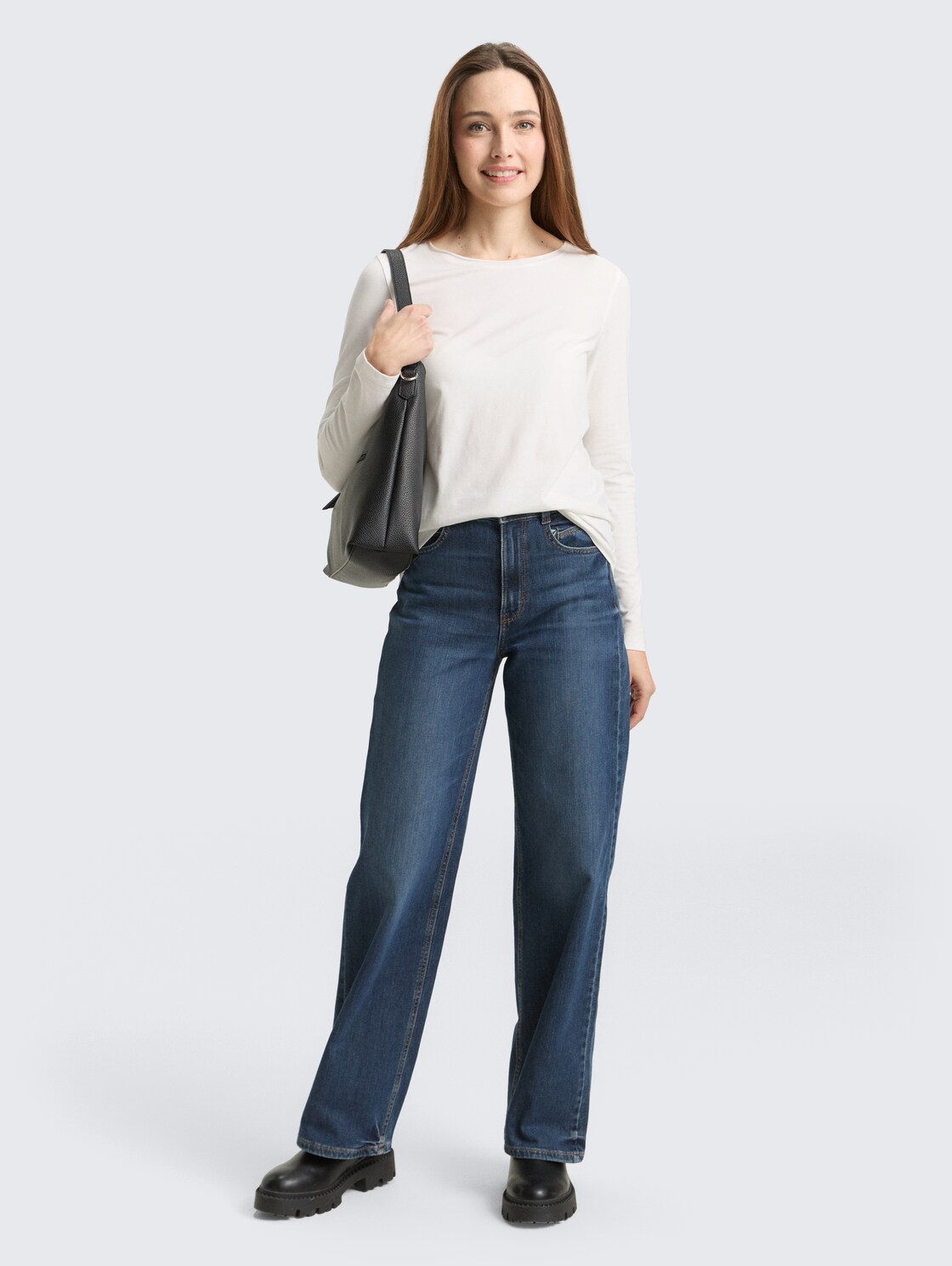 Basic long-sleeved shirt - Whisper White - Model front view