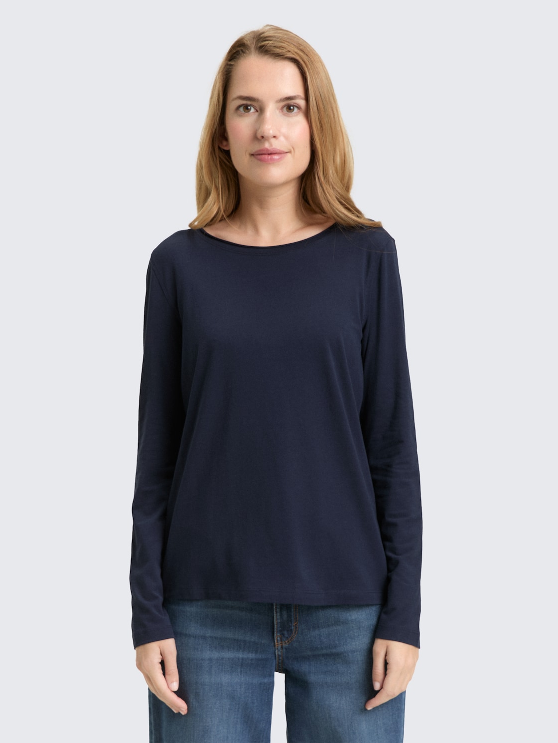 Basic long-sleeved shirt - sky captain blue - Neckline model front view