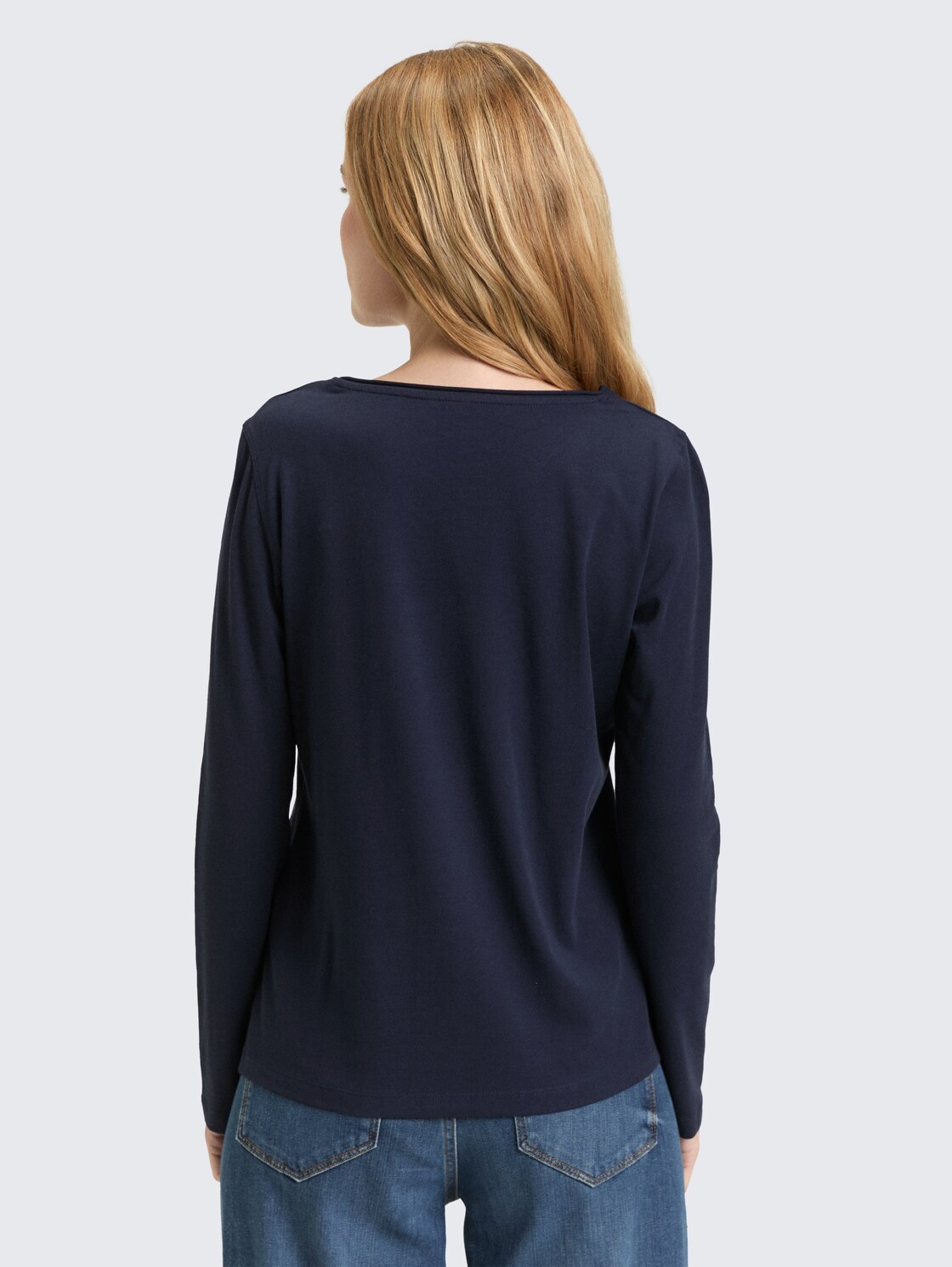 Basic long-sleeved shirt - sky captain blue - Neckline model-back view