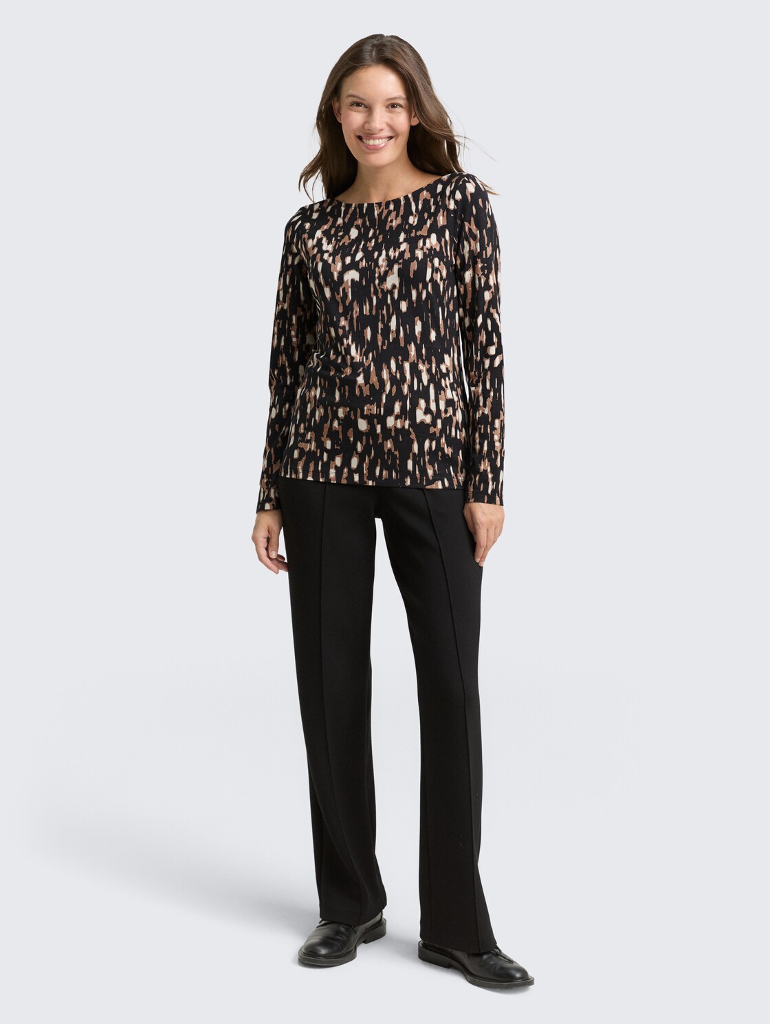 Langarmshirt mit Muster - brown sparkle design - Model-Vorderansicht