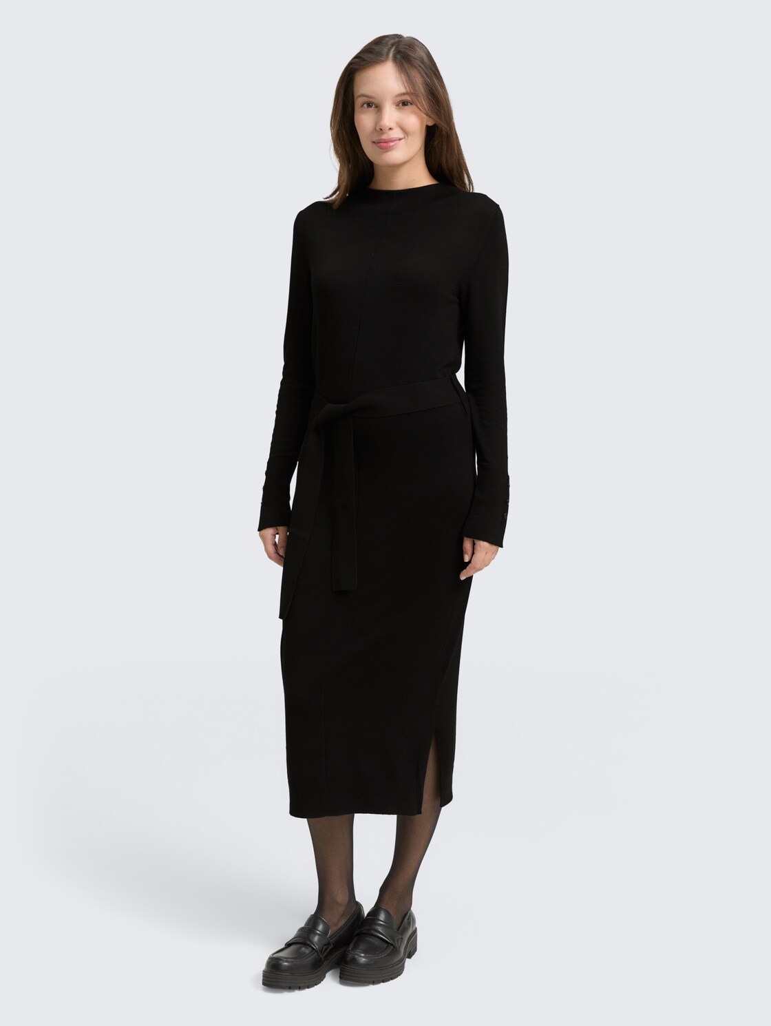 Fitted Midi-Kleid mit Gürtel - deep black - Model-Vorderansicht