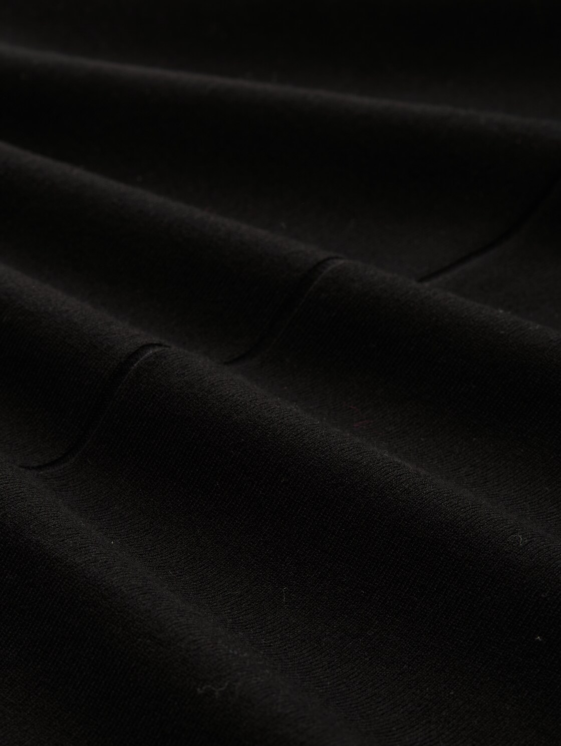 Fitted Midi-Kleid mit Gürtel - deep black - Material-Ansicht