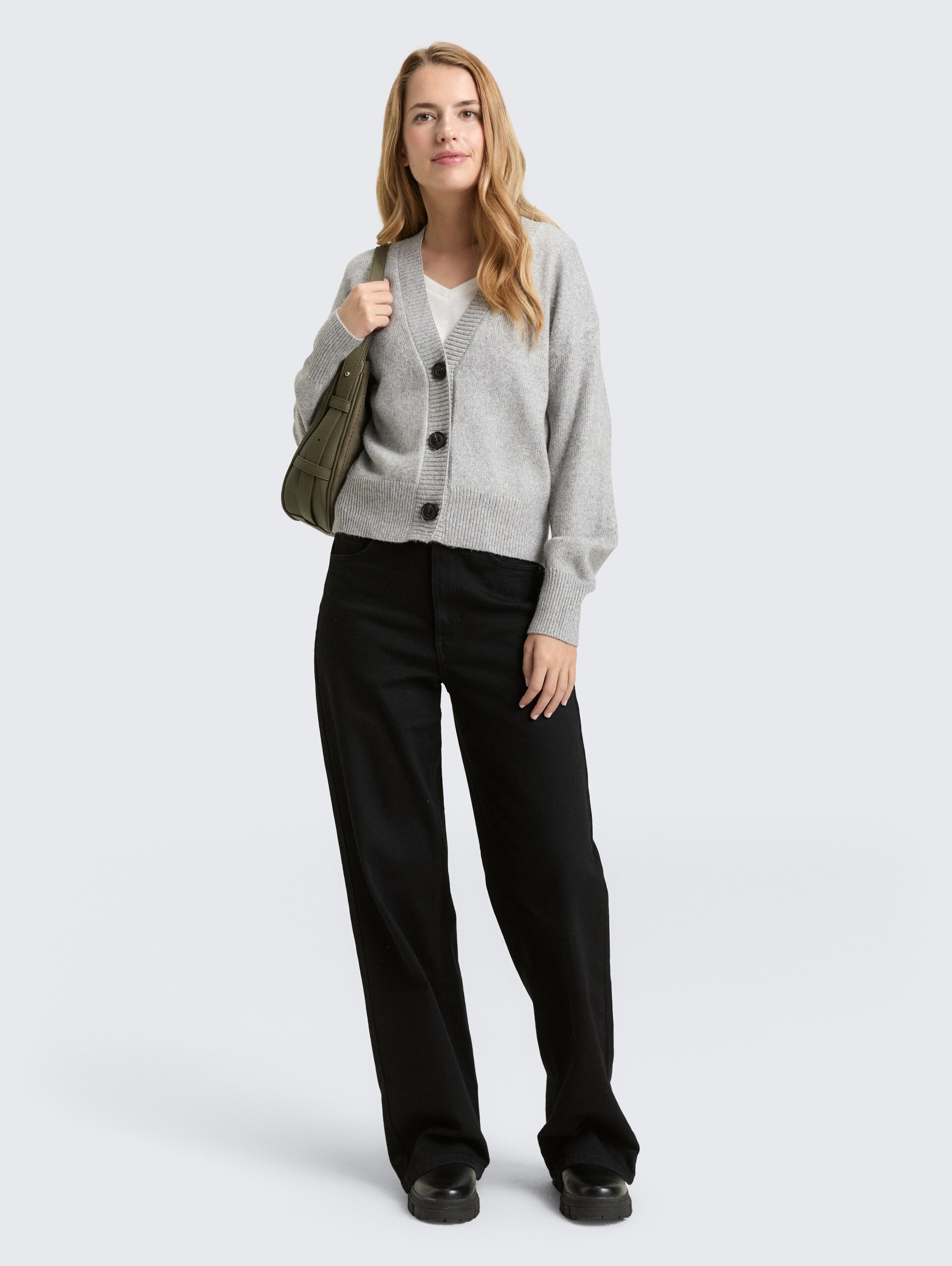 Loose Fit Cardigan mit V-Ausschnitt - medium silver grey melange - Model-Vorderansicht
