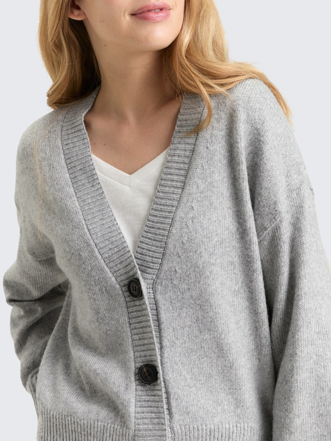 Loose Fit Cardigan mit V-Ausschnitt - medium silver grey melange - Detail-Model-Ansicht
