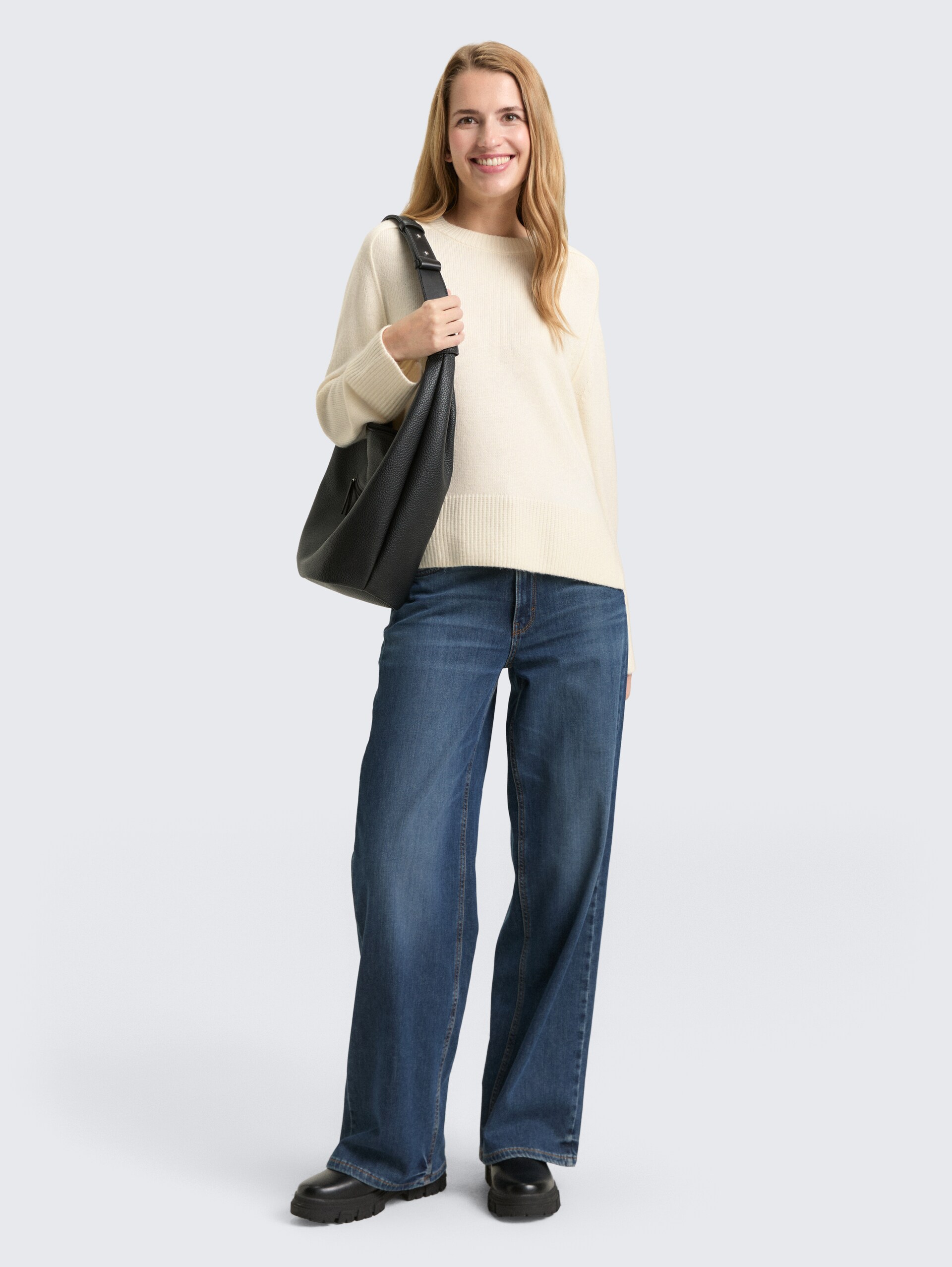 Loose Fit Strickpullover - Whisper White - Model-Vorderansicht