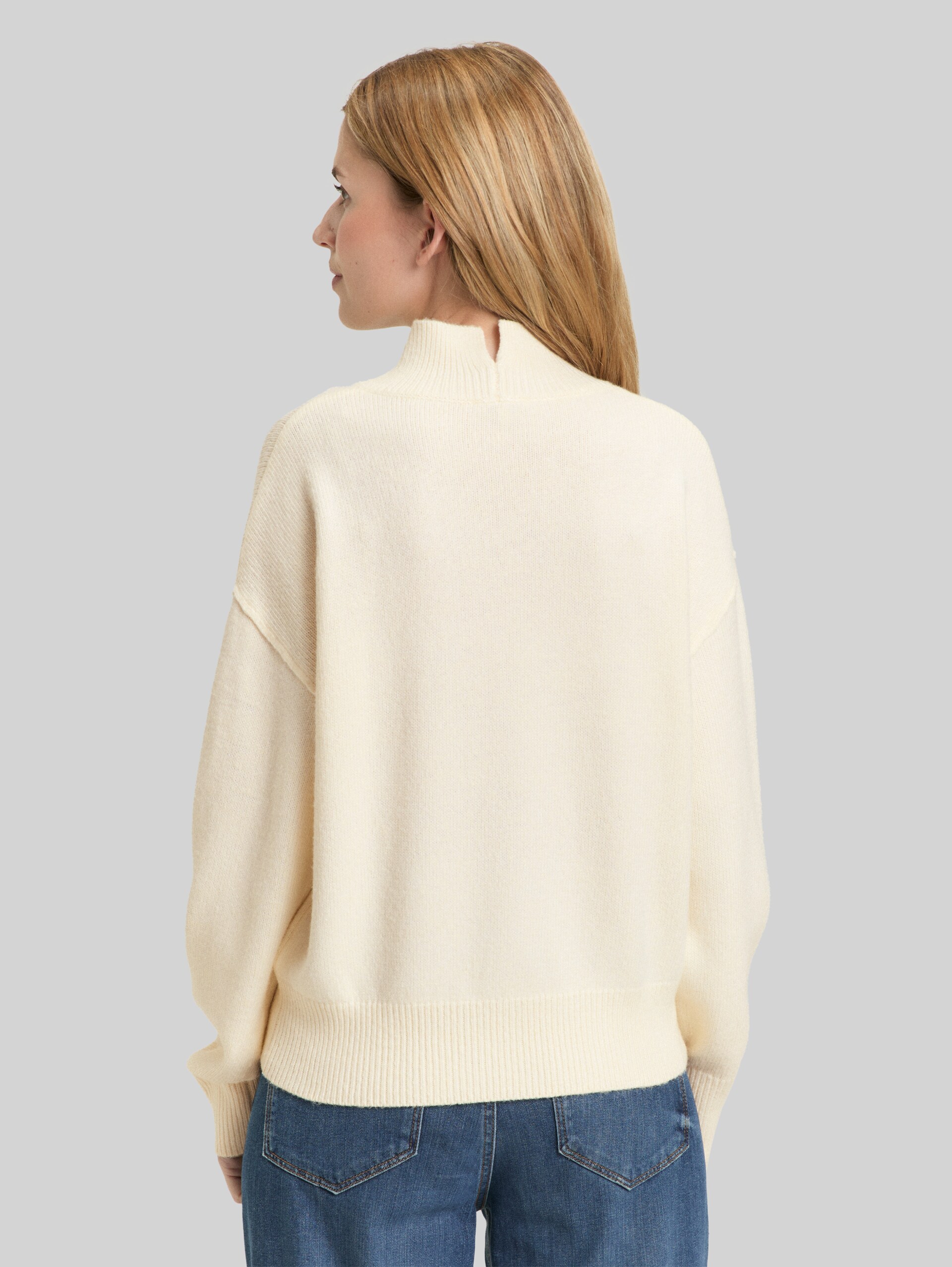 Oversized knitted jumper with stand-up collar - Whisper White