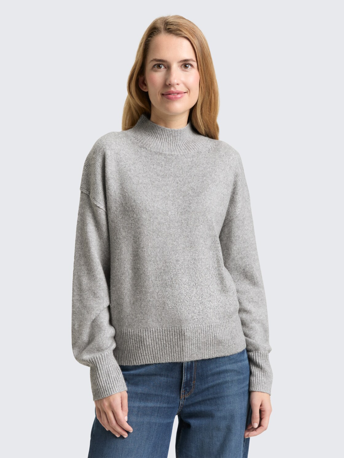 Oversized knitted jumper with stand-up collar - medium silver grey melange - Neckline model front view