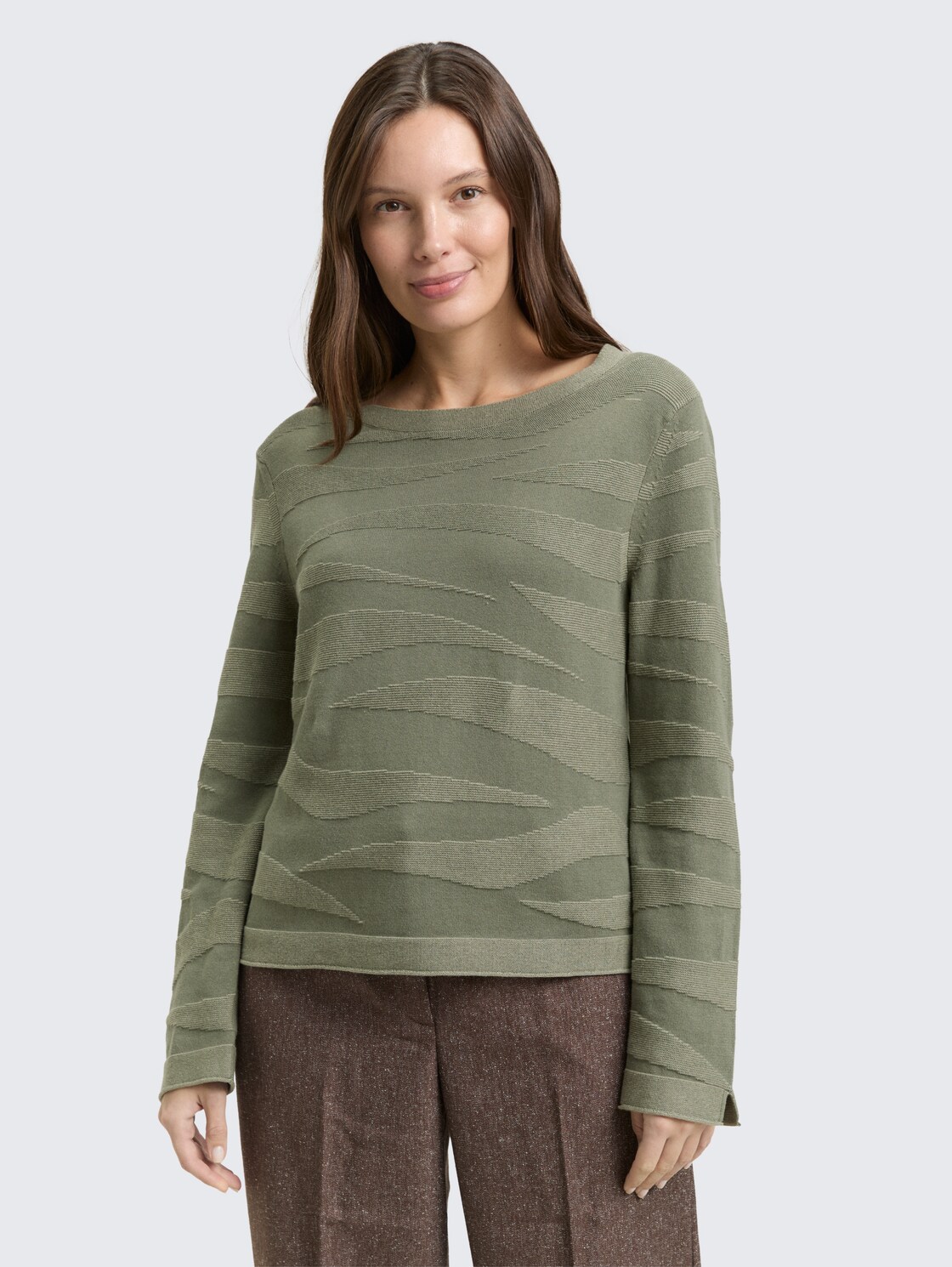 Strickpullover mit Struktur - green wave knit design - Ausschnitt Model-Vorderansicht