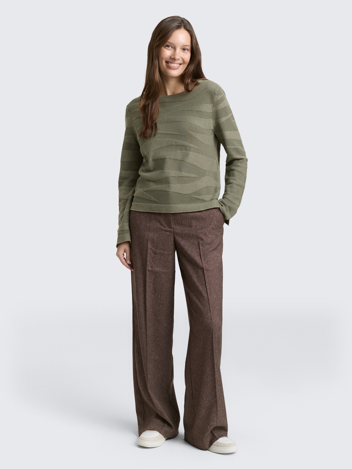 Strickpullover mit Struktur - green wave knit design - Model-Vorderansicht