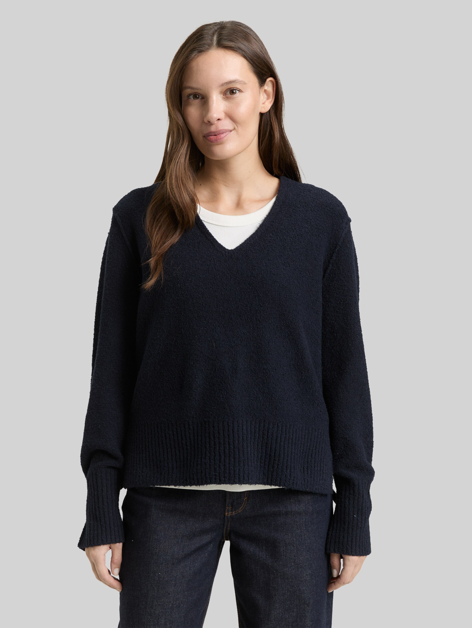 Pull en maille bouclée - sky captain blue - Découpe Vue de face du modèle