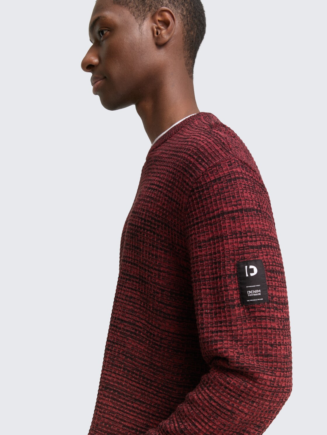 Strickpullover im 2-in-1-Look - burned red black mouline - Detail-Model-Ansicht