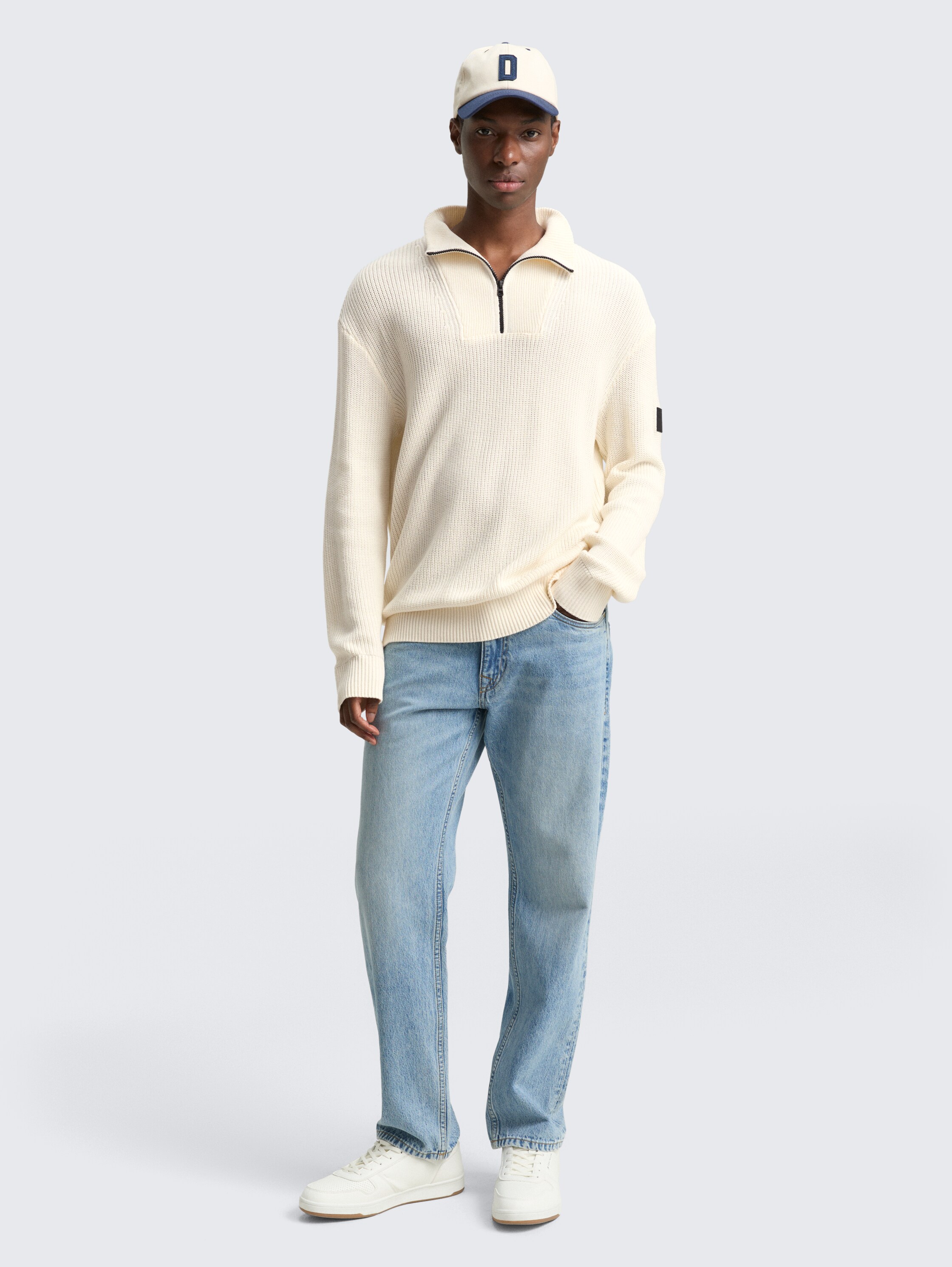 Relaxed fit gebreide trui met kraag - Wool White - Model vooraanzicht