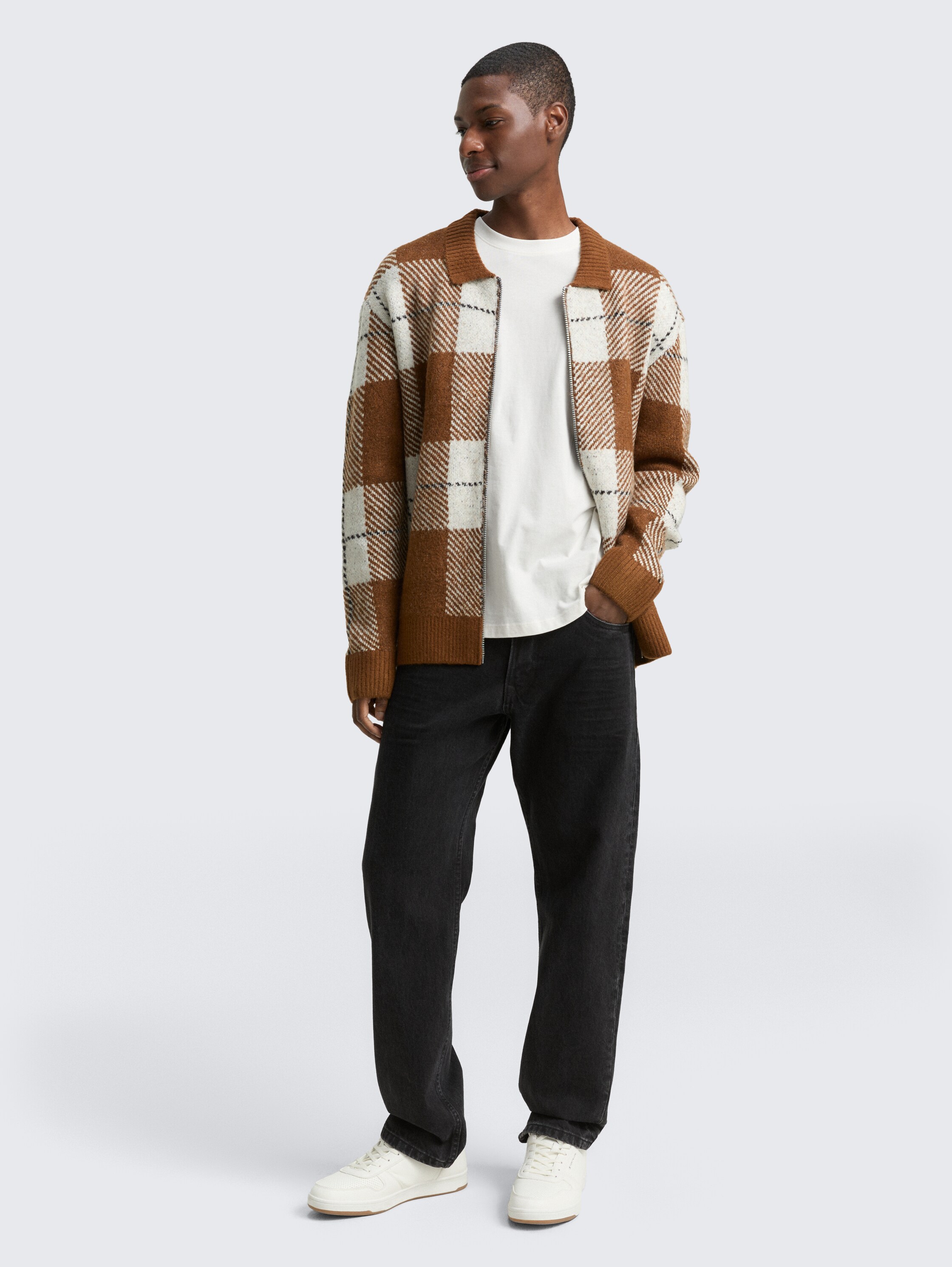 Cardigan ample à motif à carreaux - brown offwhite big check - Vue de face du modèle