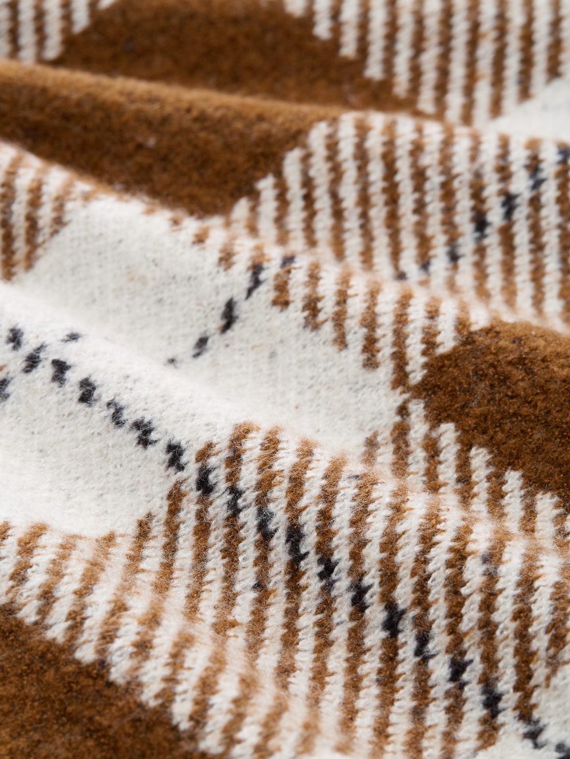 Relaxed Fit Strickjacke mit Karomuster - brown offwhite big check - Material-Ansicht