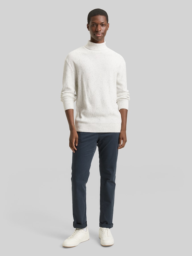Pull à col roulé en fil bouclé par Denim Male, offwhite multicolor neps