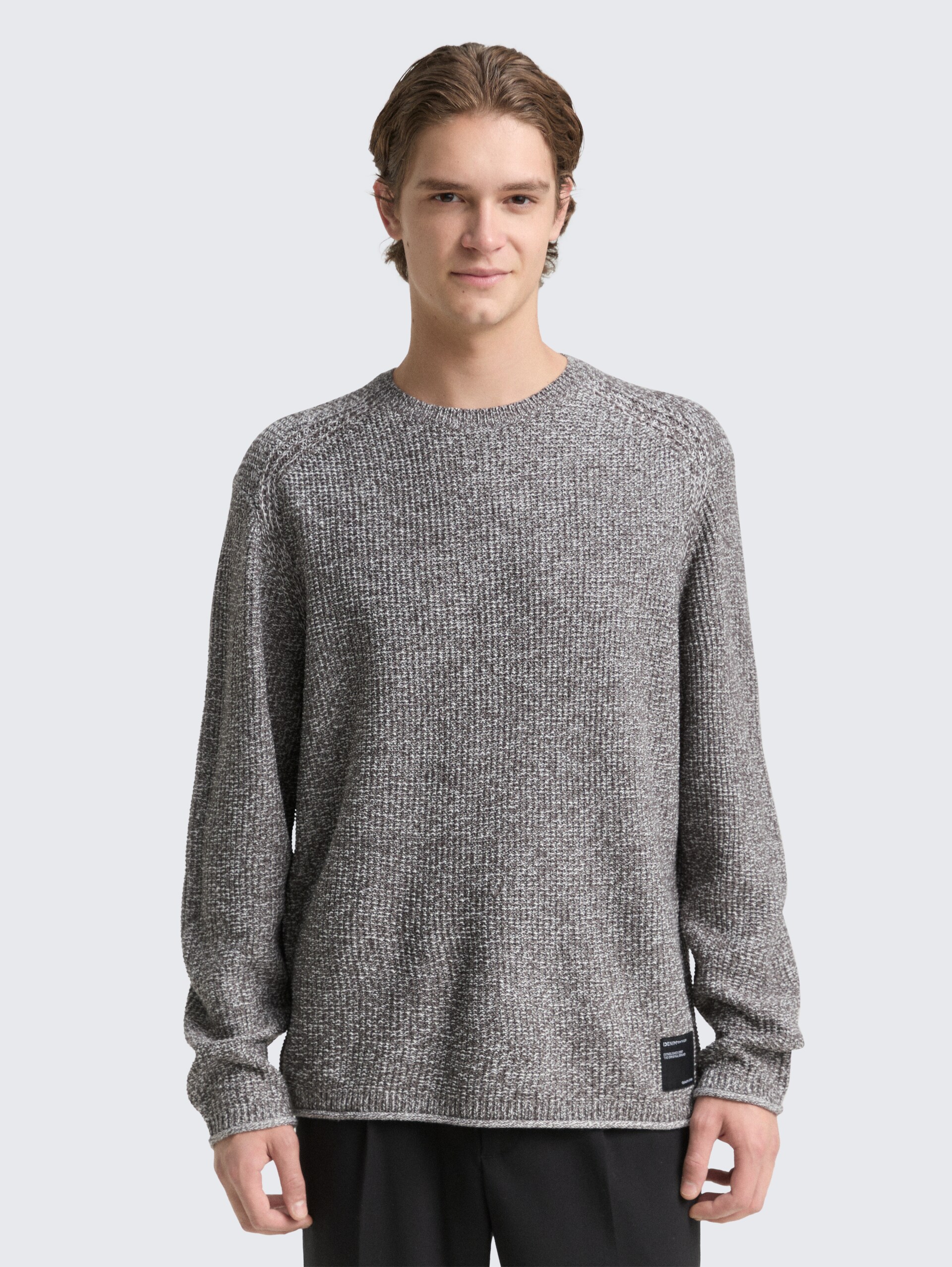 Strickpullover in Melange-Optik - grey white mouline - Ausschnitt Model-Vorderansicht