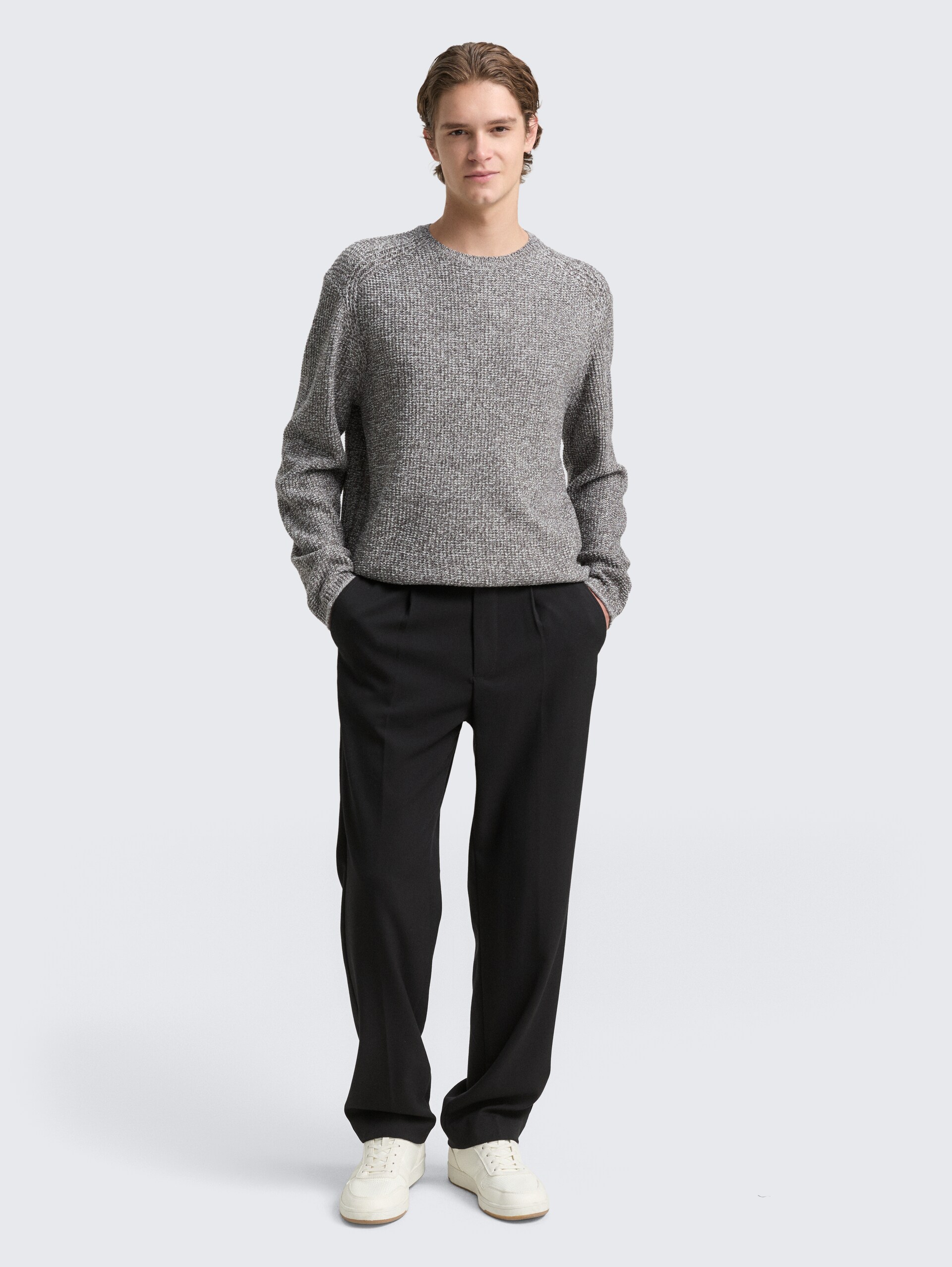 Strickpullover in Melange-Optik - grey white mouline - Model-Vorderansicht