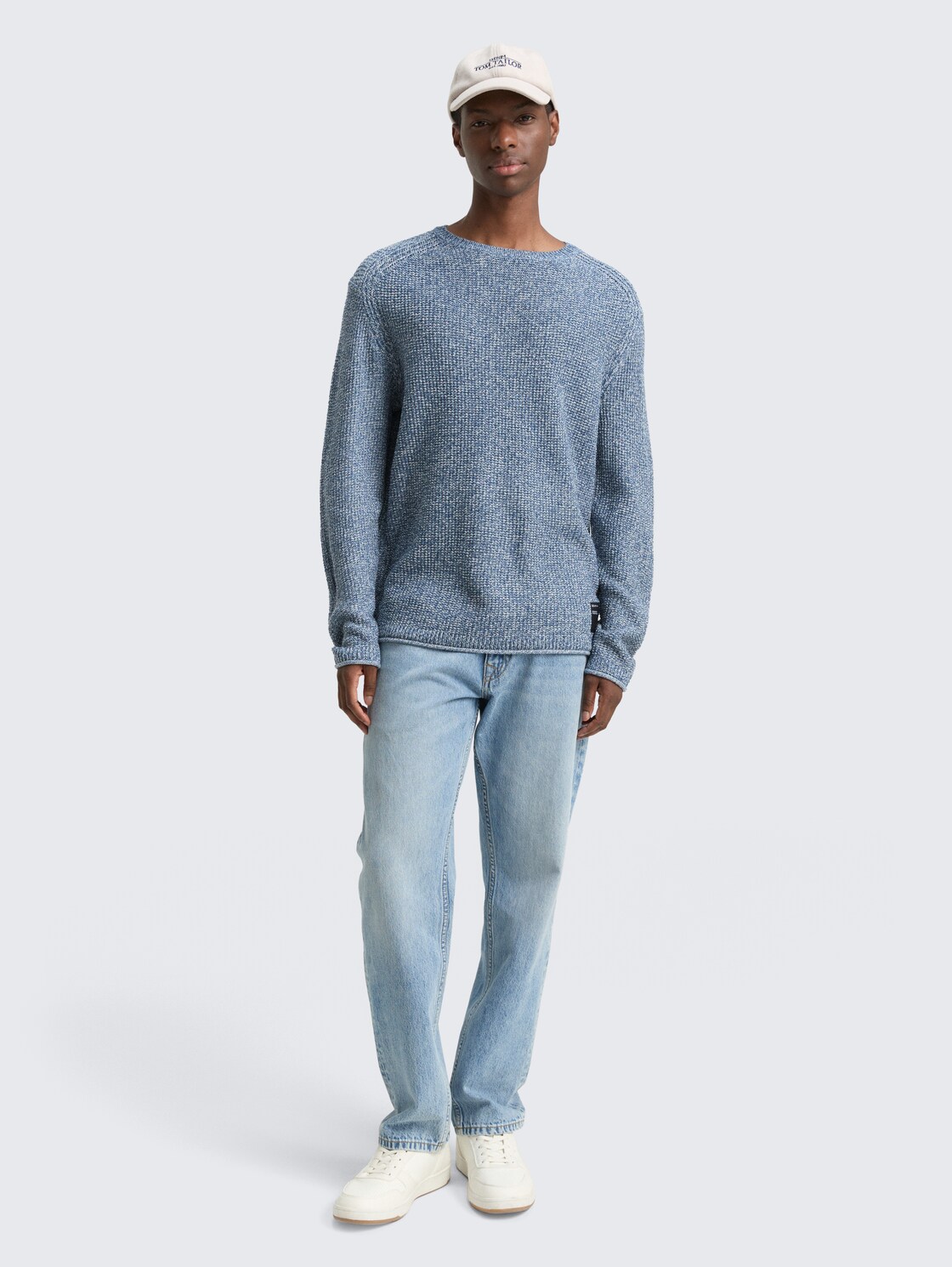 Strickpullover in Melange-Optik - denim blue white mouline - Model-Vorderansicht