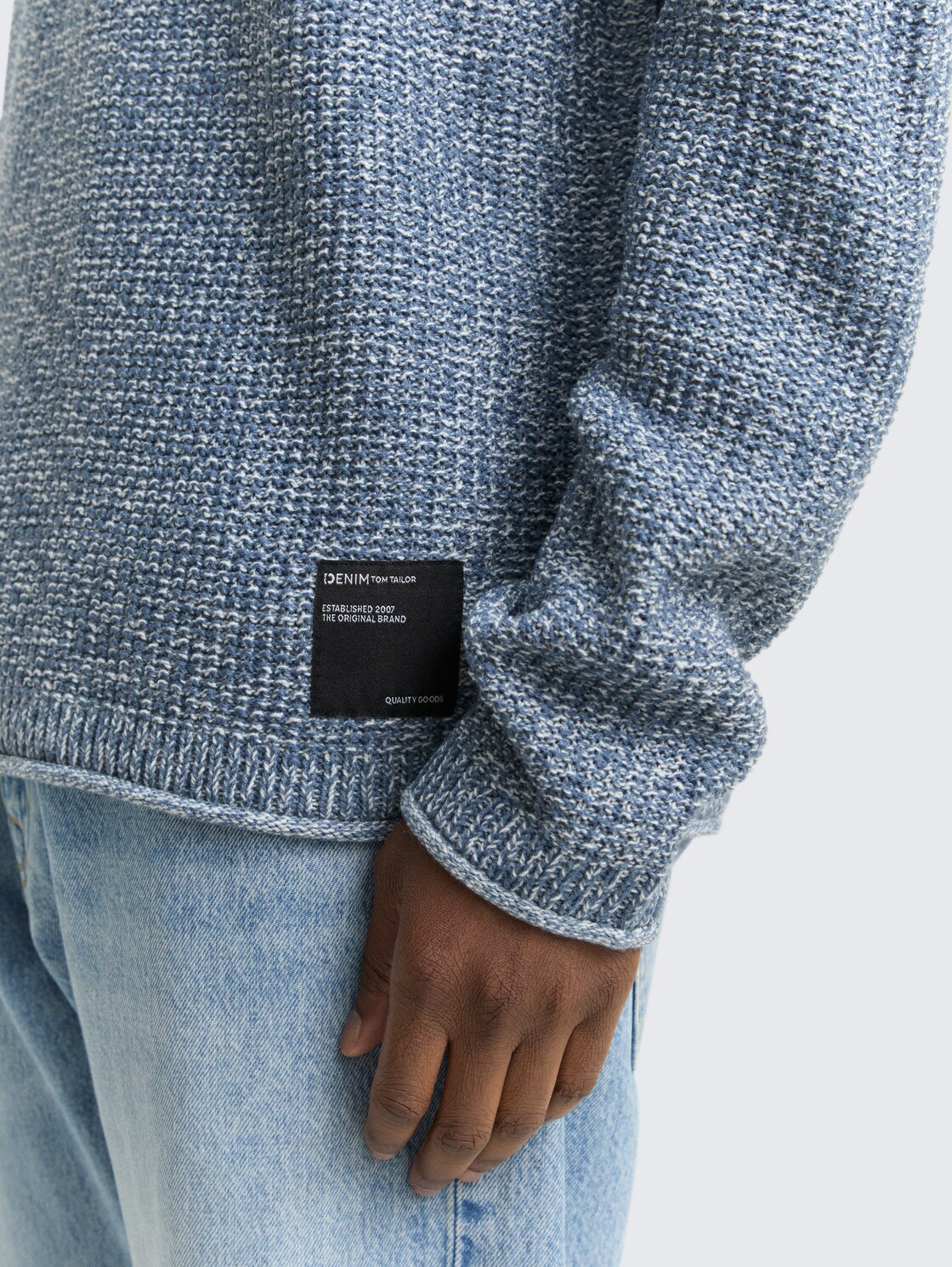 Strickpullover in Melange-Optik - denim blue white mouline - Detail-Model-Ansicht