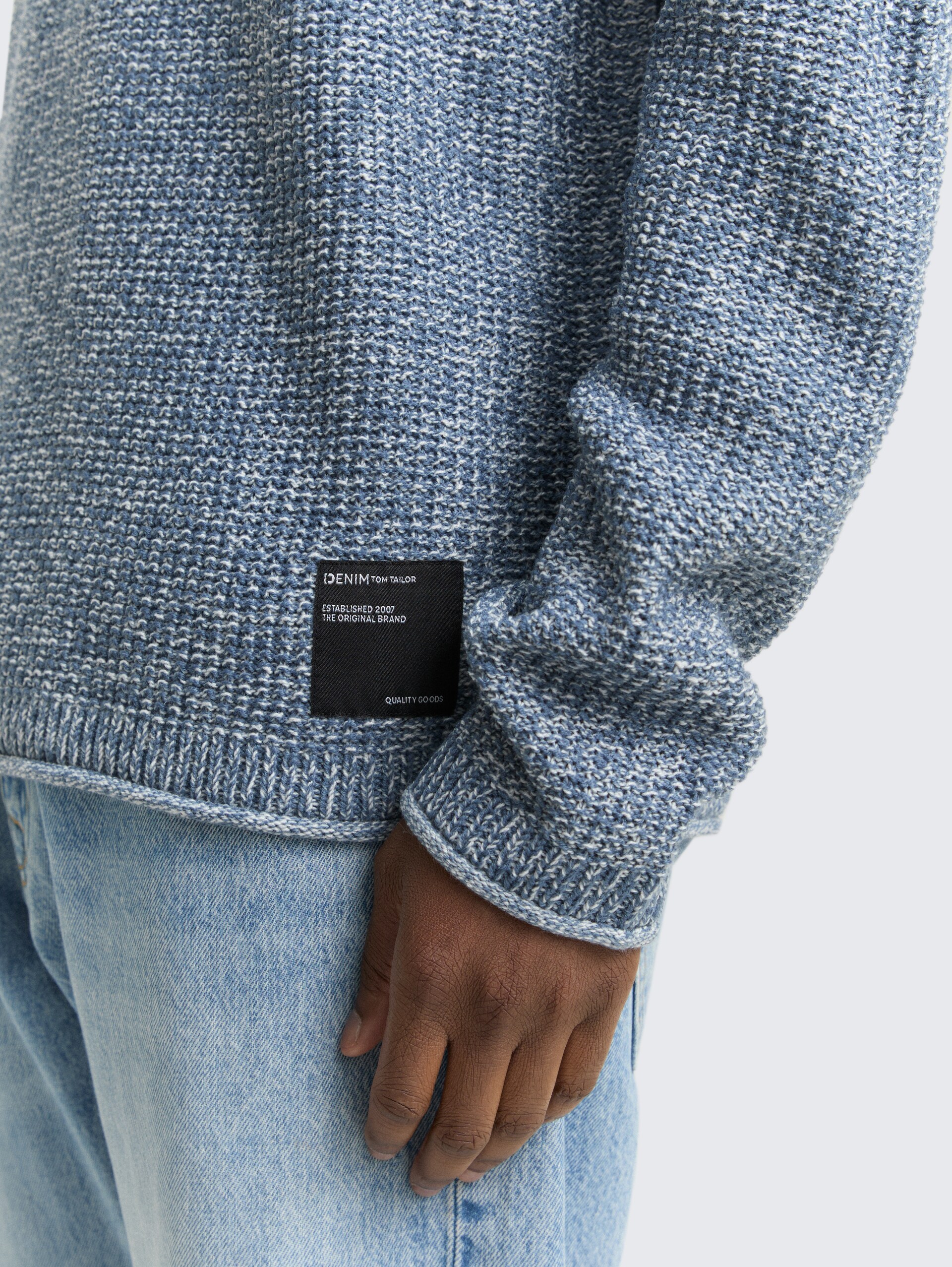 Strickpullover in Melange-Optik - denim blue white mouline - Detail-Model-Ansicht