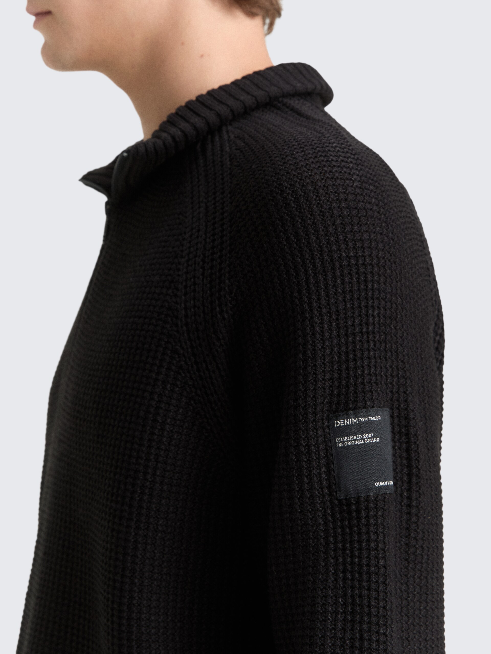 Troyer Strickpullover - Black - Detail-Model-Ansicht