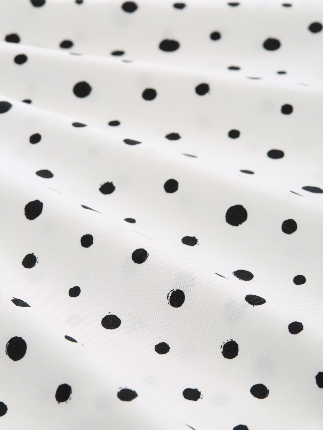 Bluse mit Punktmuster - small offwhite black dot print - Material-Ansicht