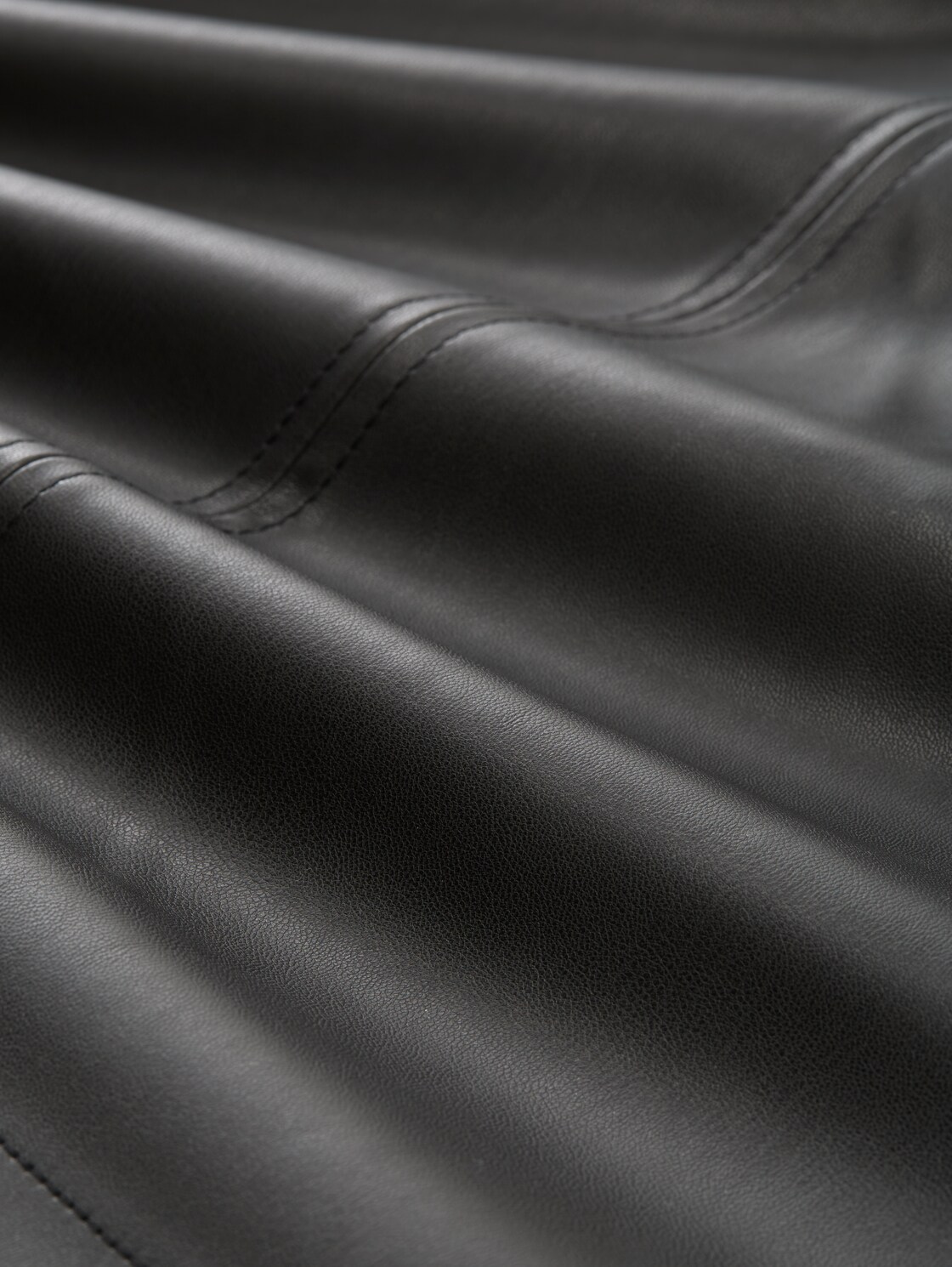 Mini-Rock in Lederoptik - deep black - Material-Ansicht