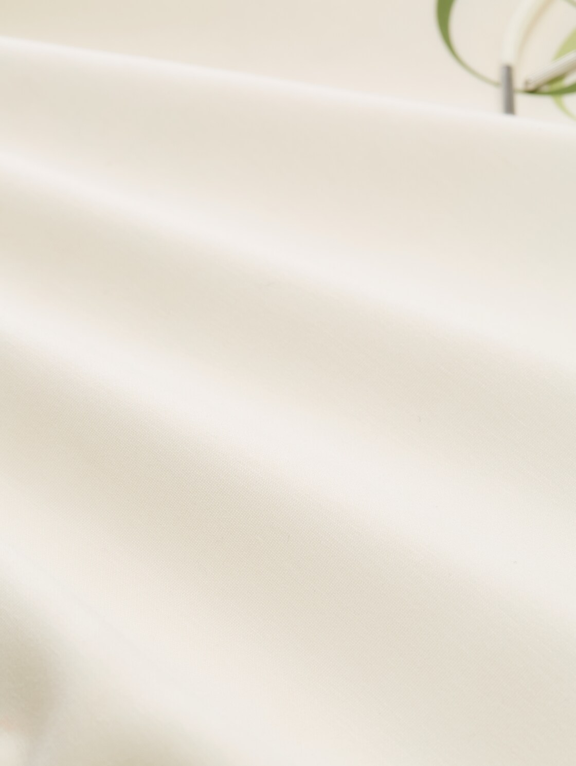 Hoodie Sweatshirt aus Scuba - Whisper White - Material-Ansicht