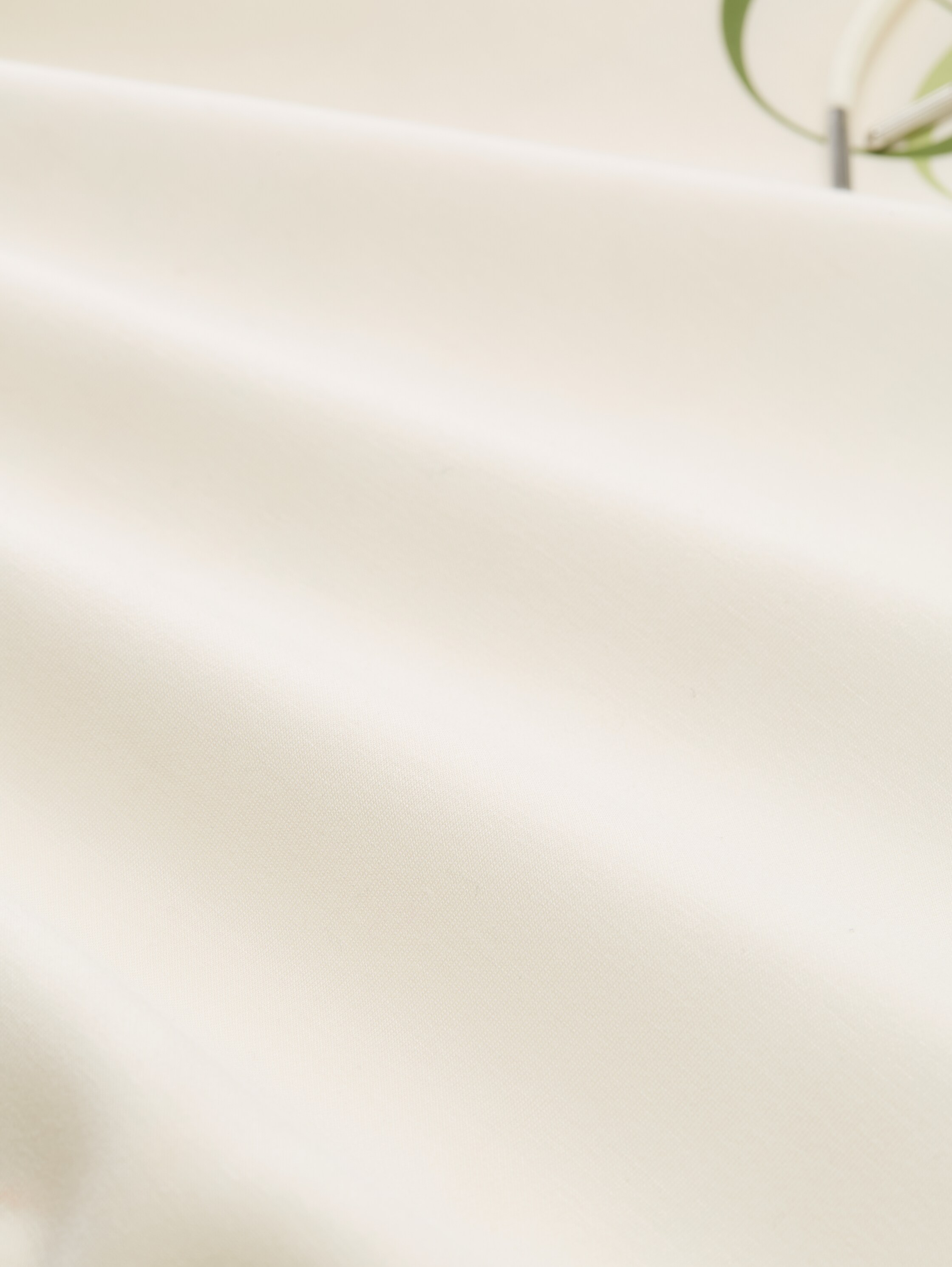 Hoodie Sweatshirt aus Scuba - Whisper White - Material-Ansicht