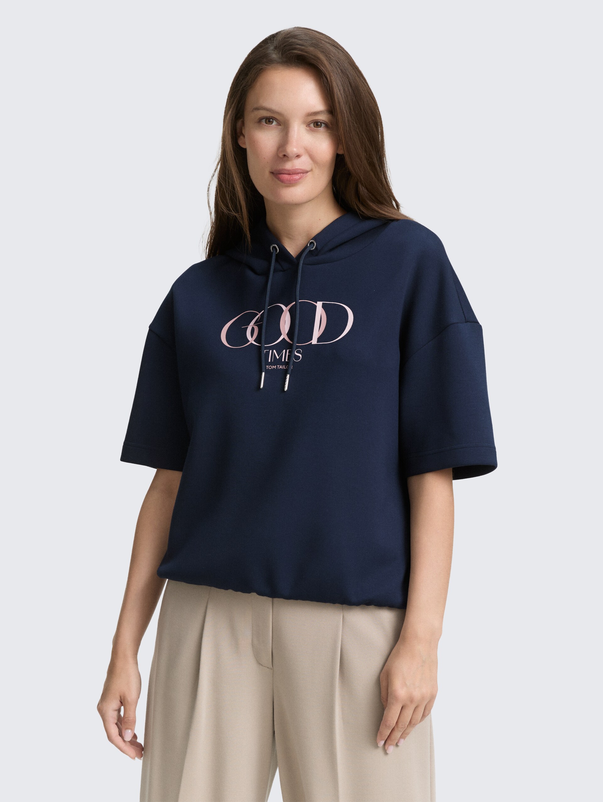 Hoodie Sweatshirt aus Scuba - sky captain blue - Ausschnitt Model-Vorderansicht