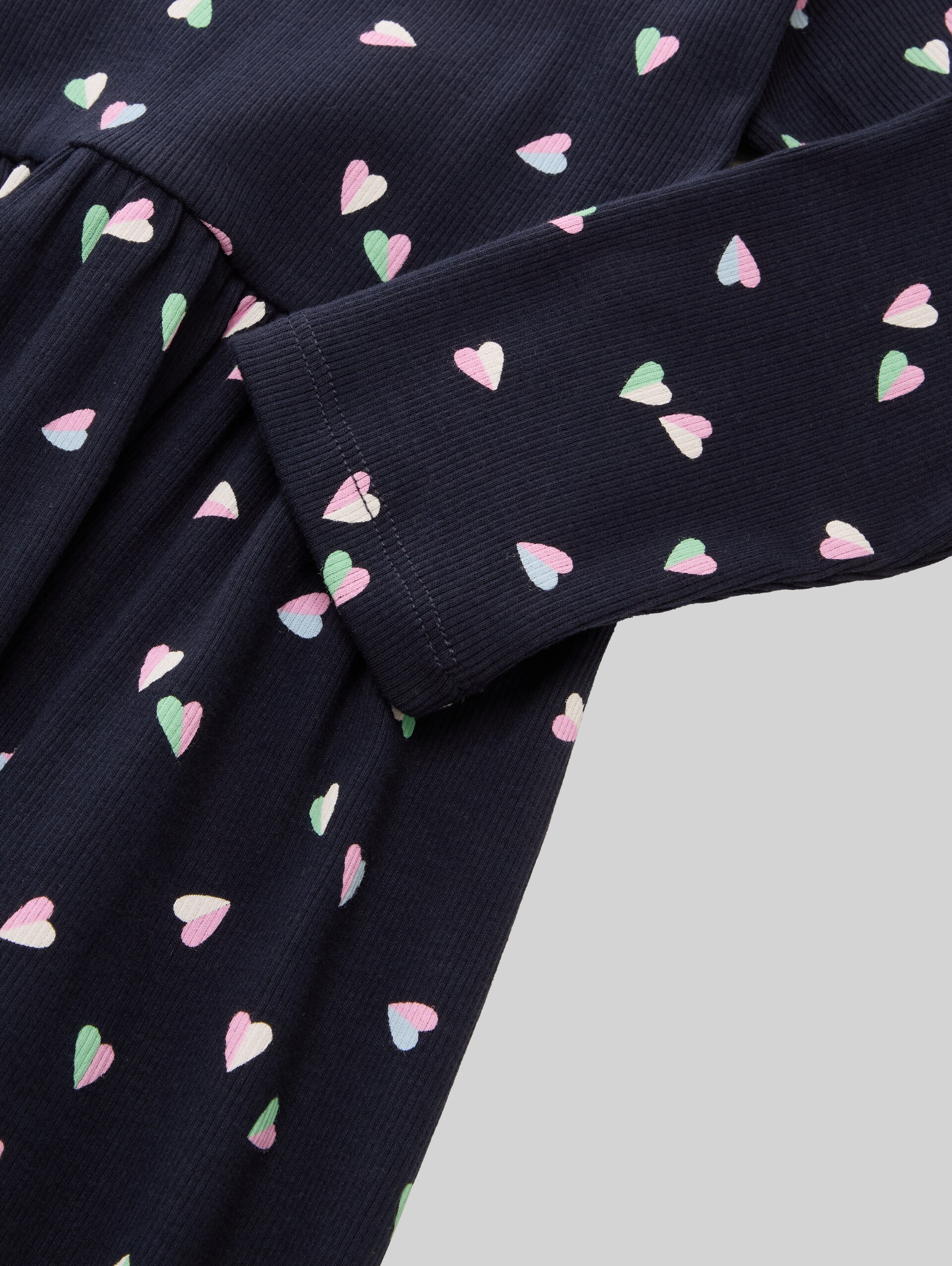 Mini dress with all-over print - mini heart design - Detail model view