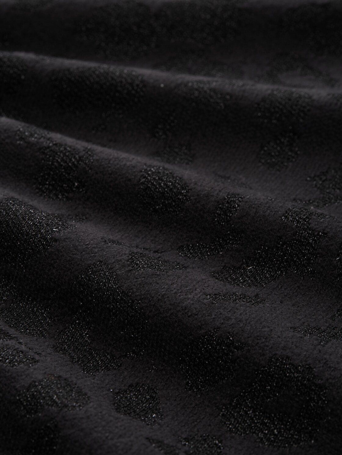 Oversize Strickpullover mit Glitzer-Effekt - black lurex knit - Material-Ansicht