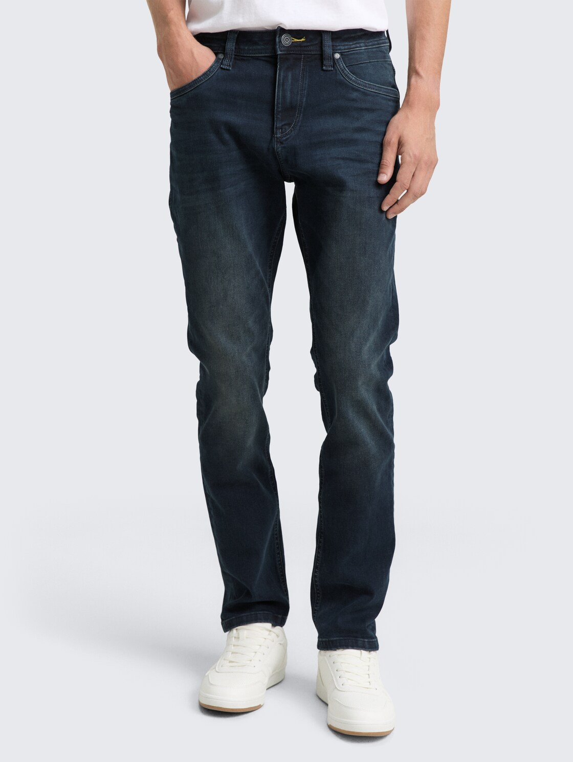 TTJOSH Regular Slim Jeans - blue black denim - Ausschnitt Model-Vorderansicht