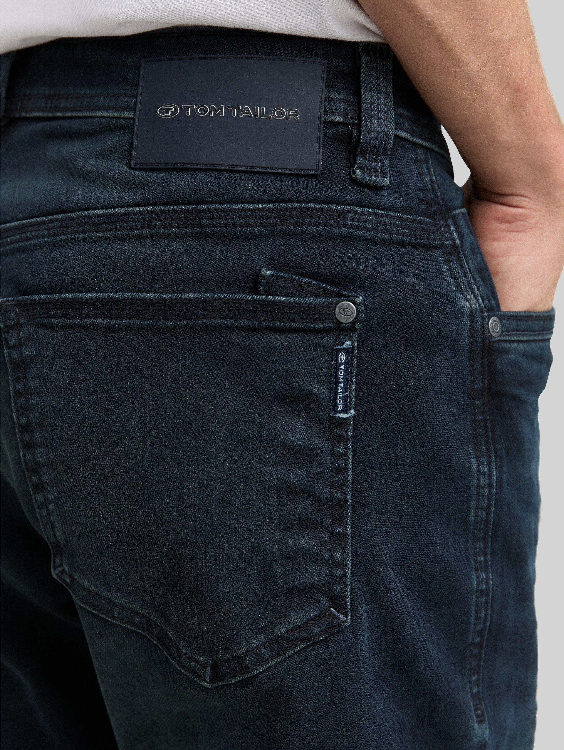 TTJOSH Regular Slim Jeans - blue black denim - Detail-Model-Ansicht