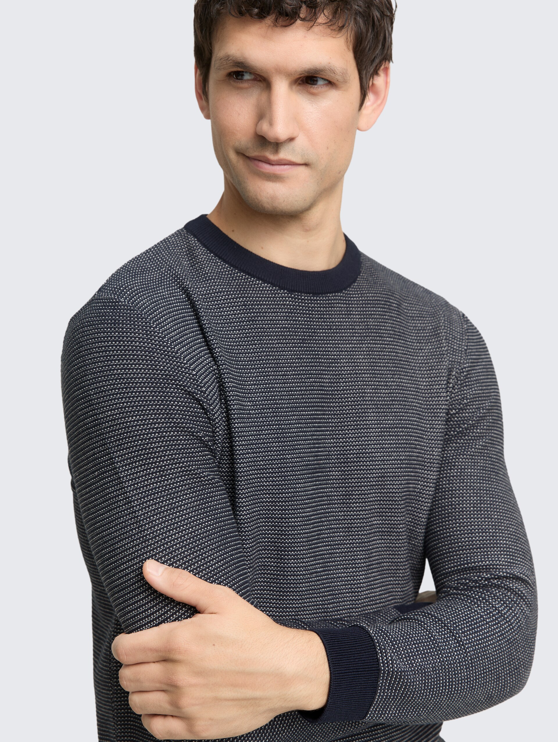 Strickpullover aus Baumwolle - navy offwhite dot stripe - Detail-Model-Ansicht