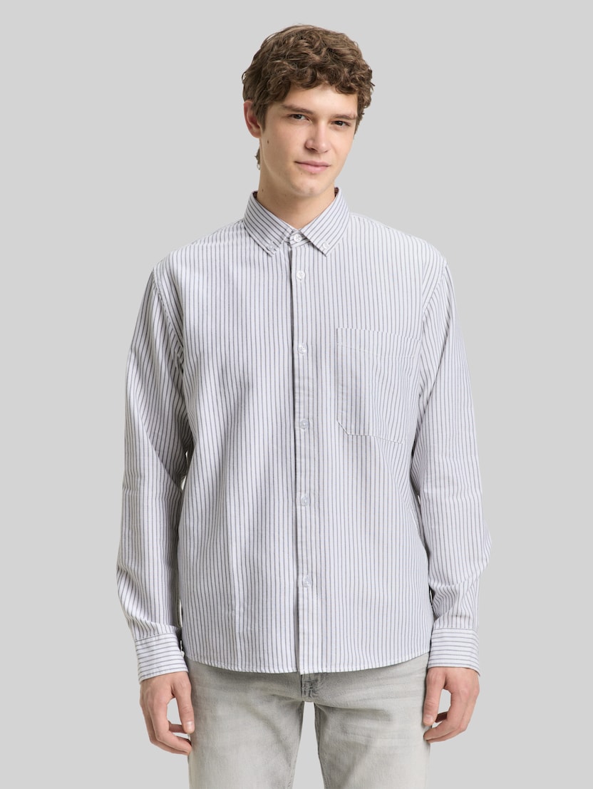 Relaxed Fit Hemd aus Baumwolle von Denim Male, white olive stripe